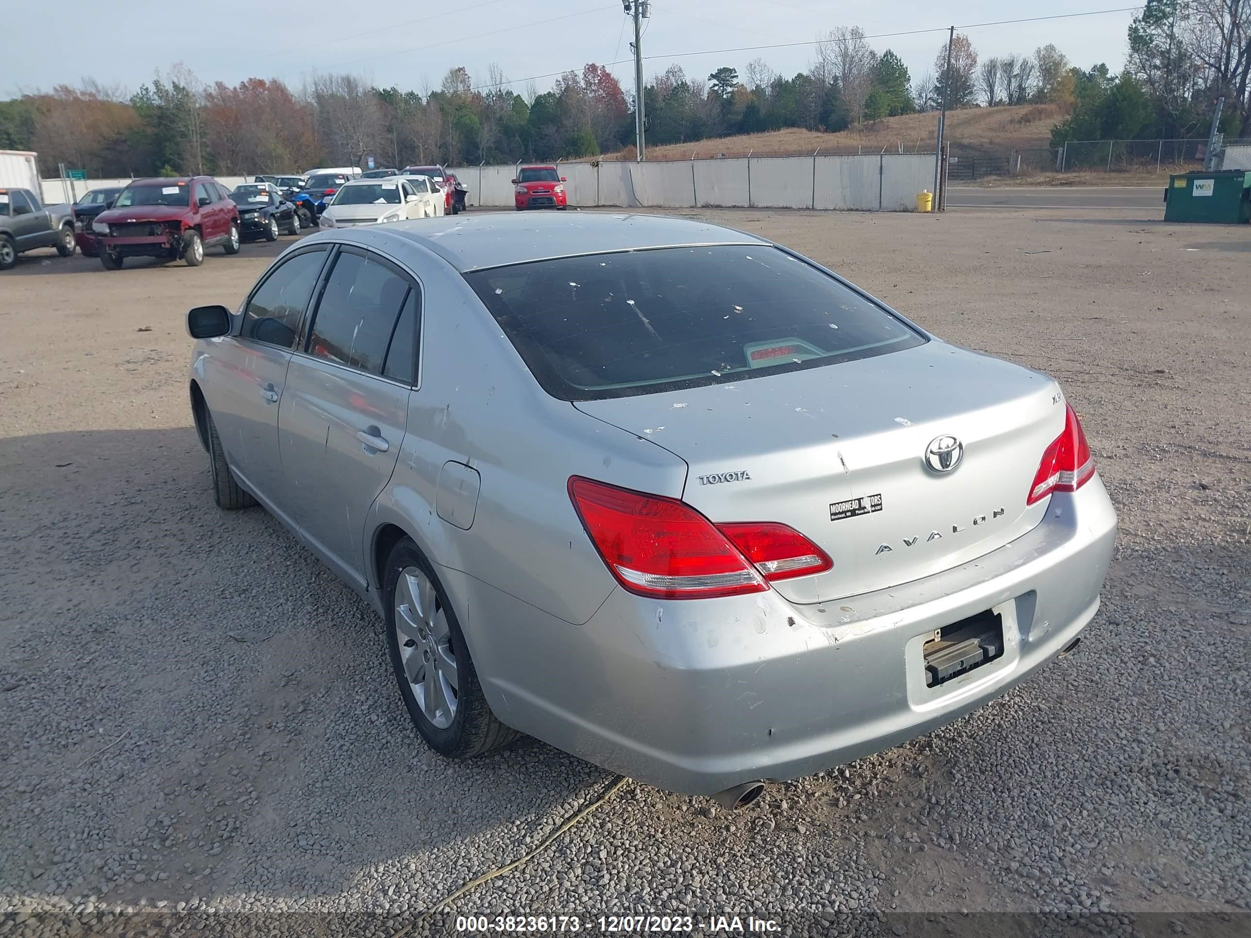 Photo 2 VIN: 4T1BK36BX7U233346 - TOYOTA AVALON 