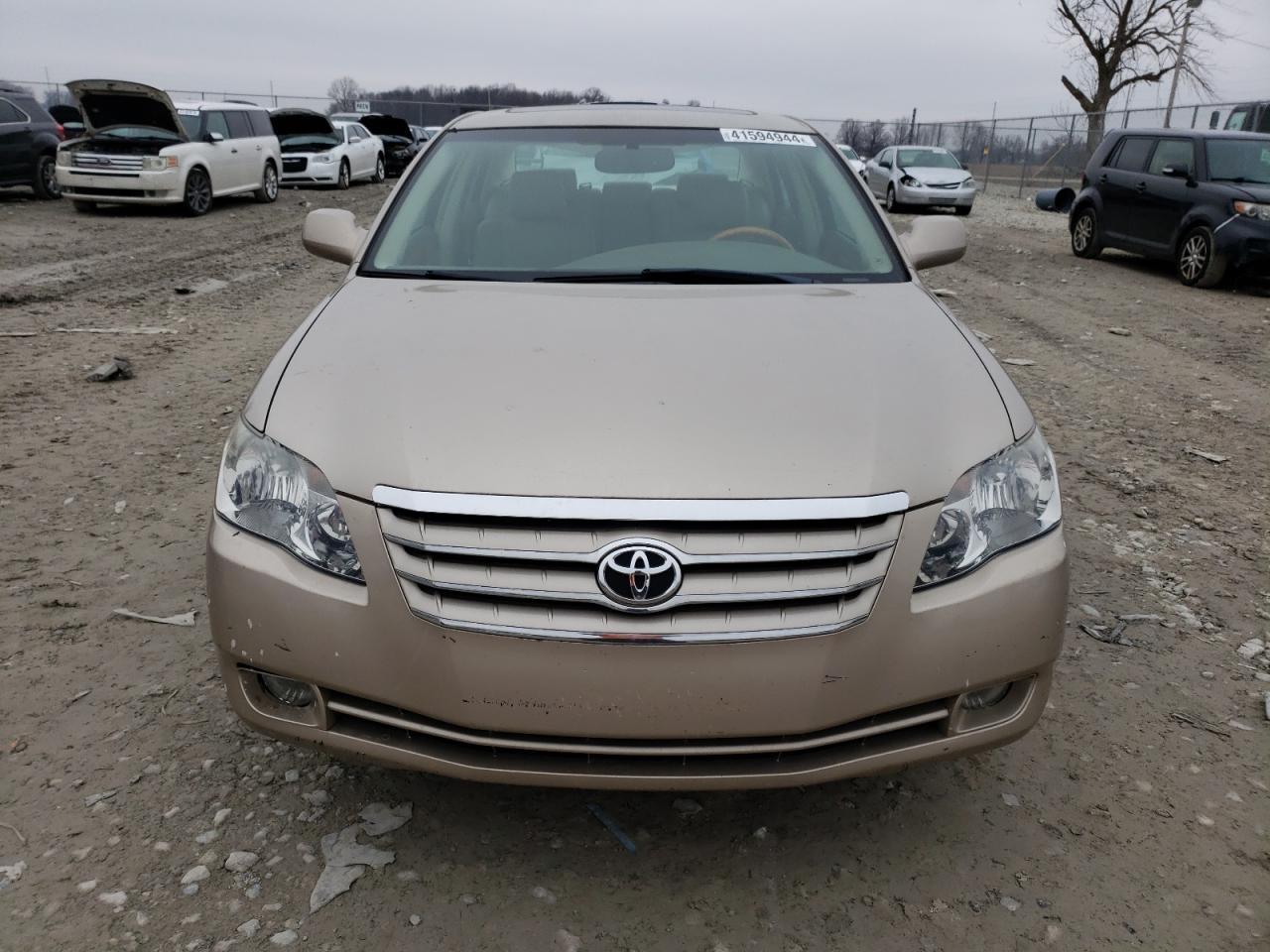 Photo 4 VIN: 4T1BK36BX7U235825 - TOYOTA AVALON 