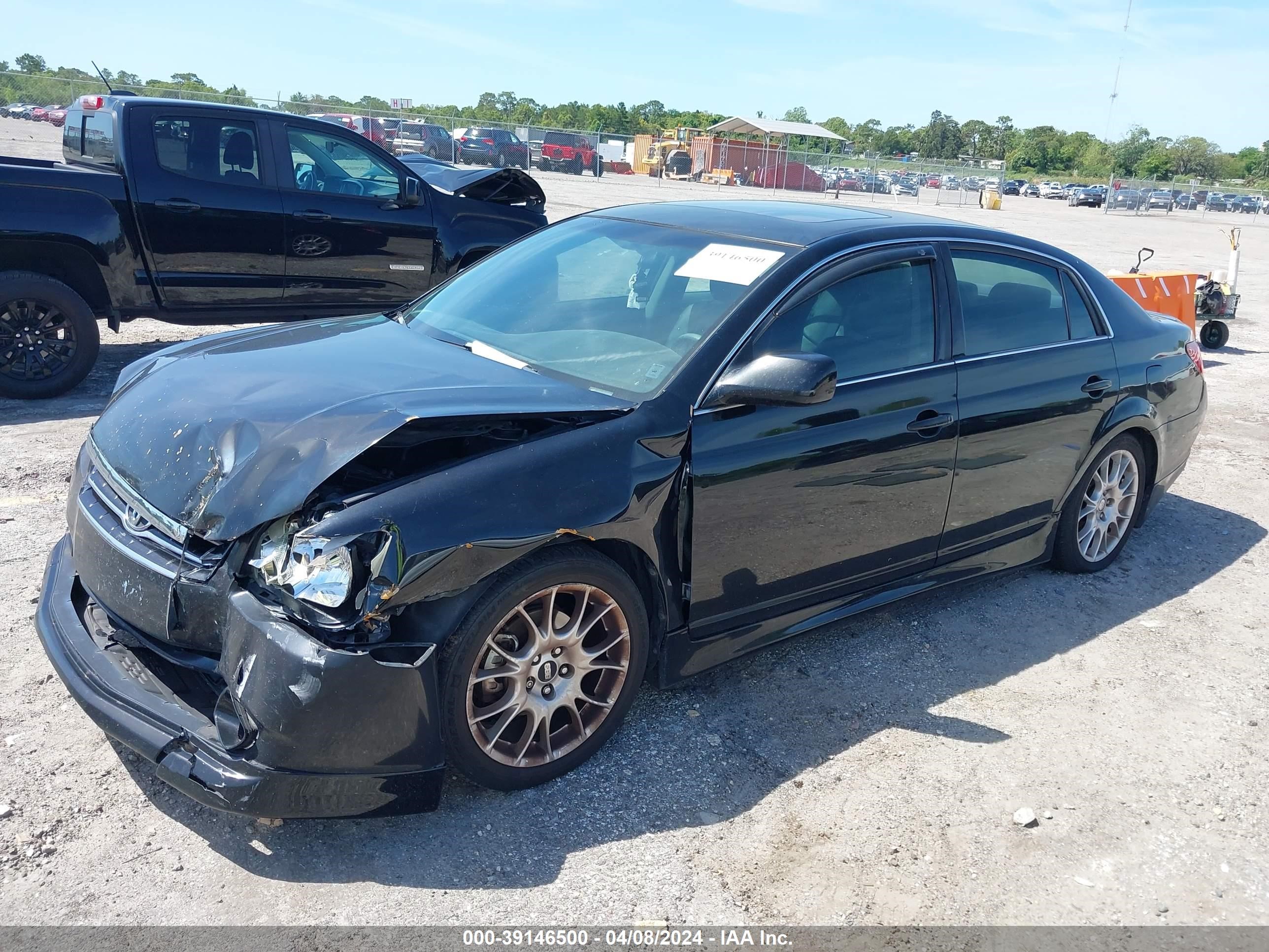 Photo 1 VIN: 4T1BK36BX7U237669 - TOYOTA AVALON 