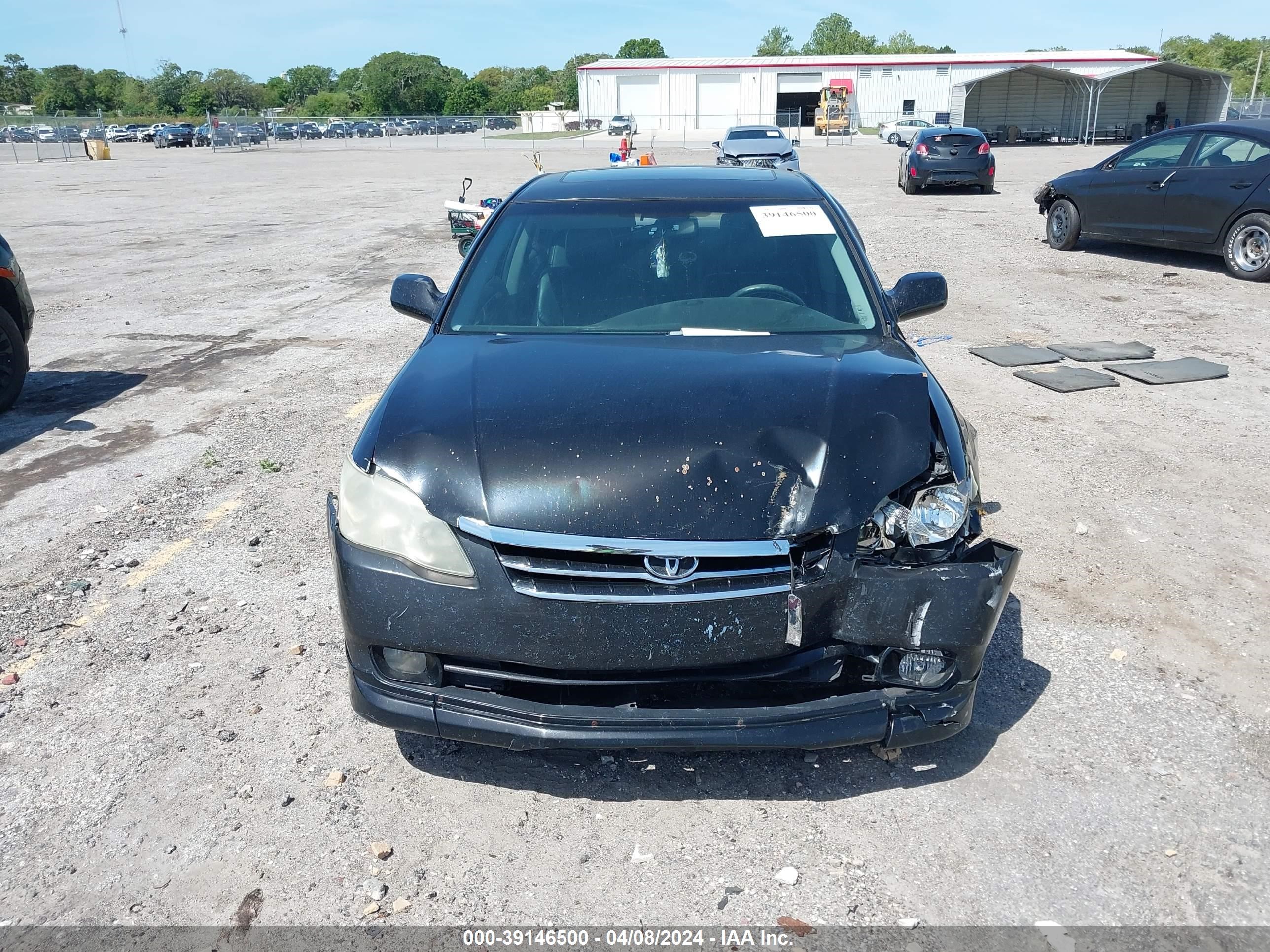 Photo 11 VIN: 4T1BK36BX7U237669 - TOYOTA AVALON 