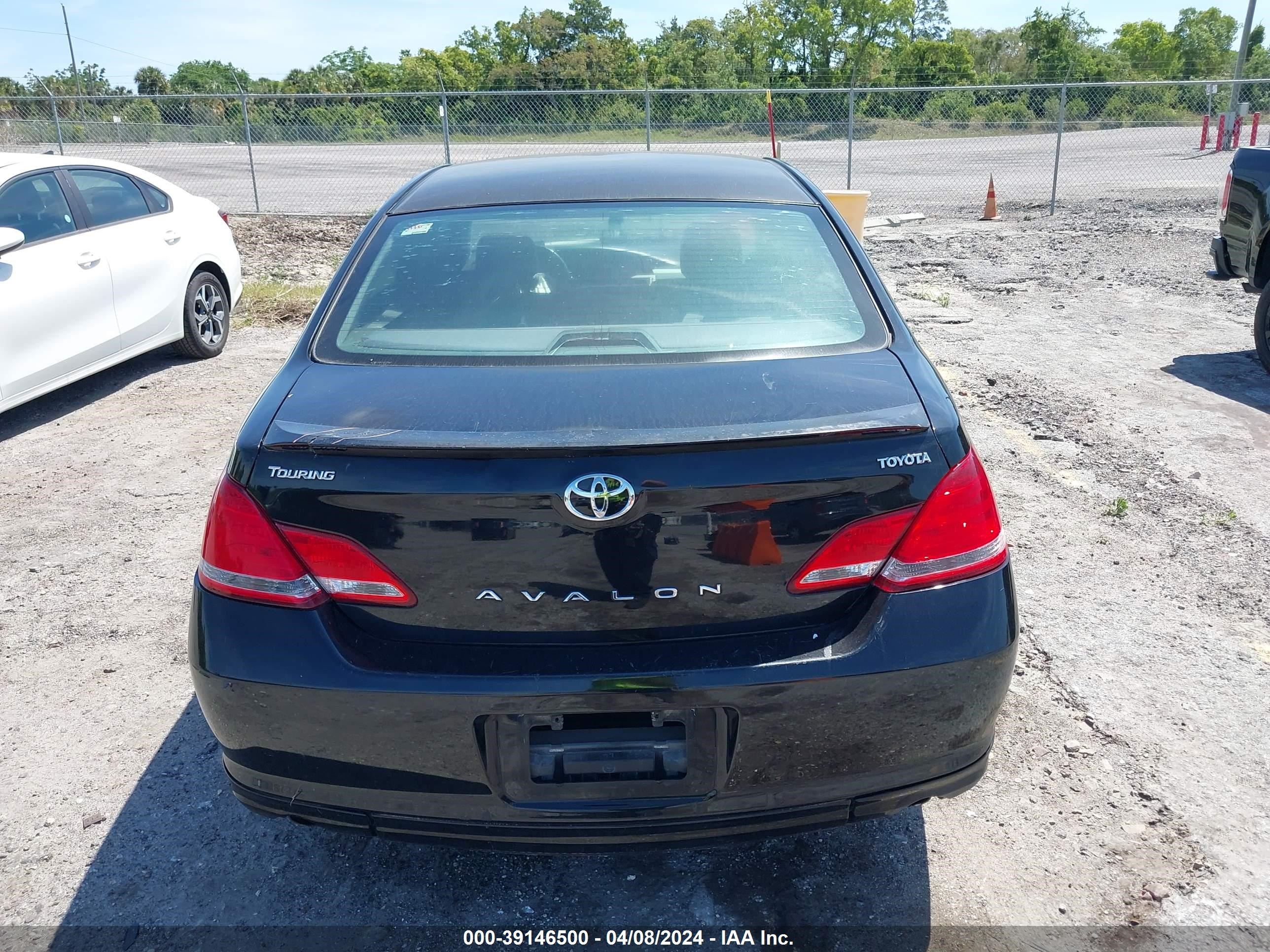 Photo 15 VIN: 4T1BK36BX7U237669 - TOYOTA AVALON 