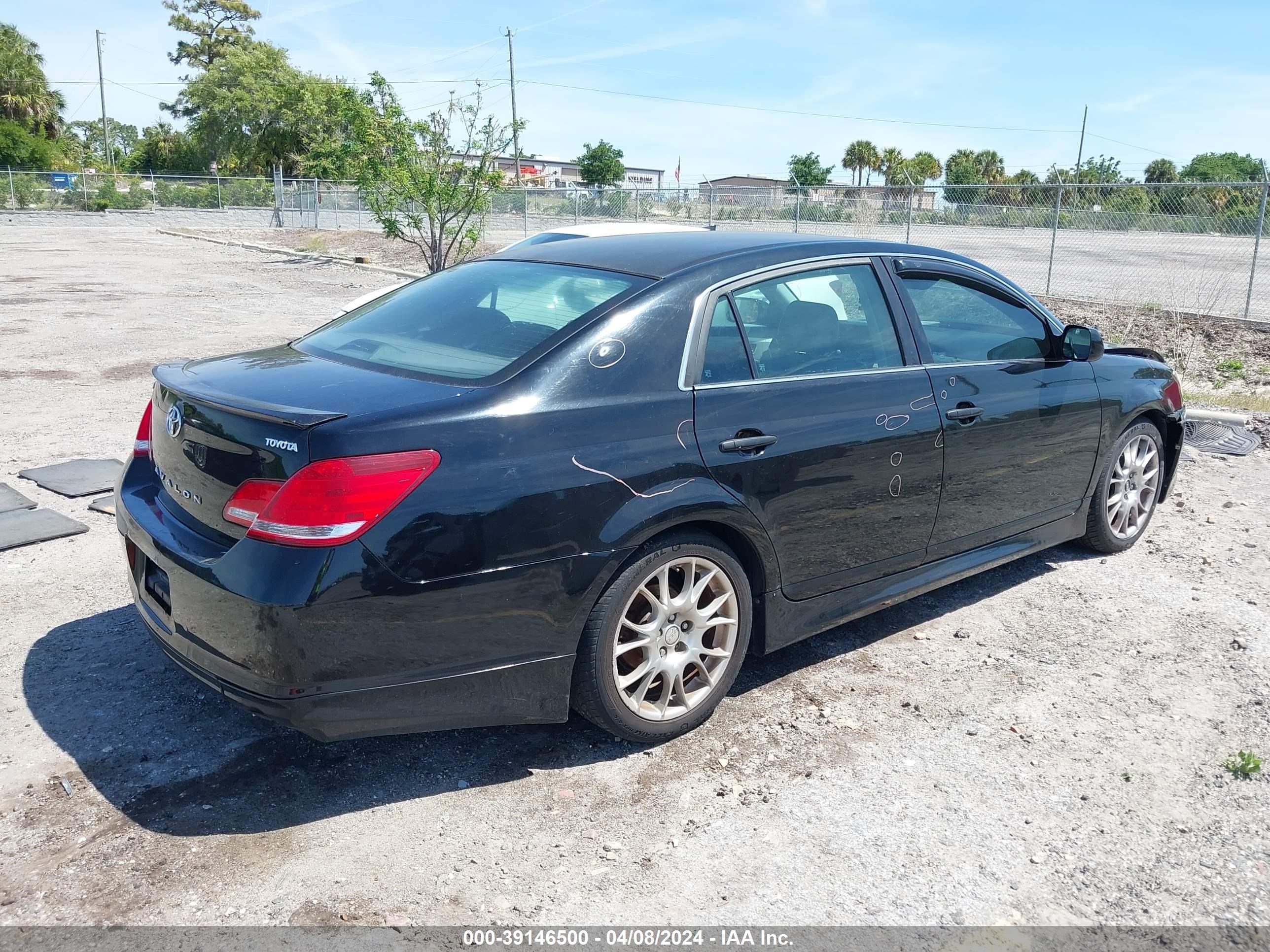 Photo 3 VIN: 4T1BK36BX7U237669 - TOYOTA AVALON 