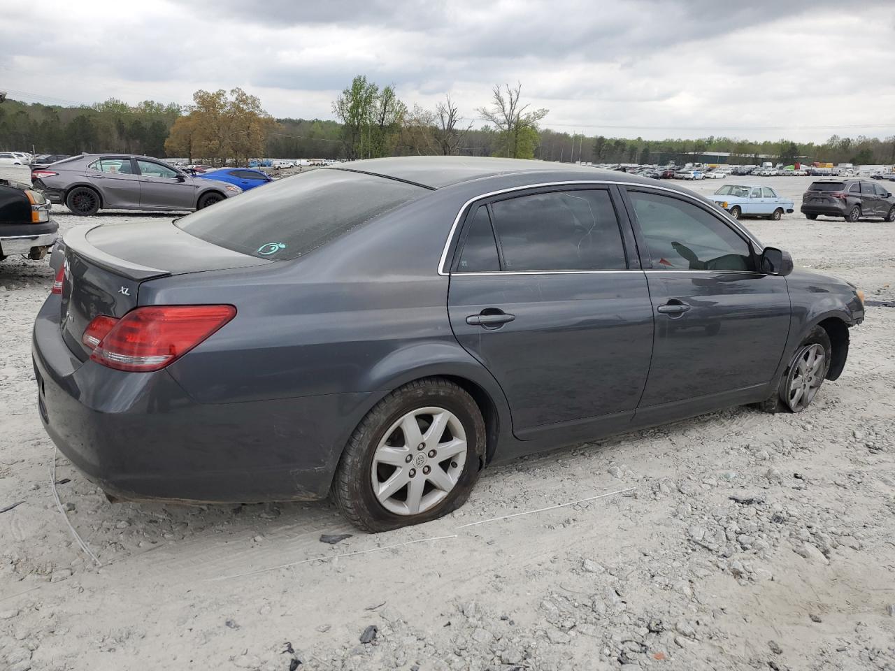 Photo 2 VIN: 4T1BK36BX8U304143 - TOYOTA AVALON 