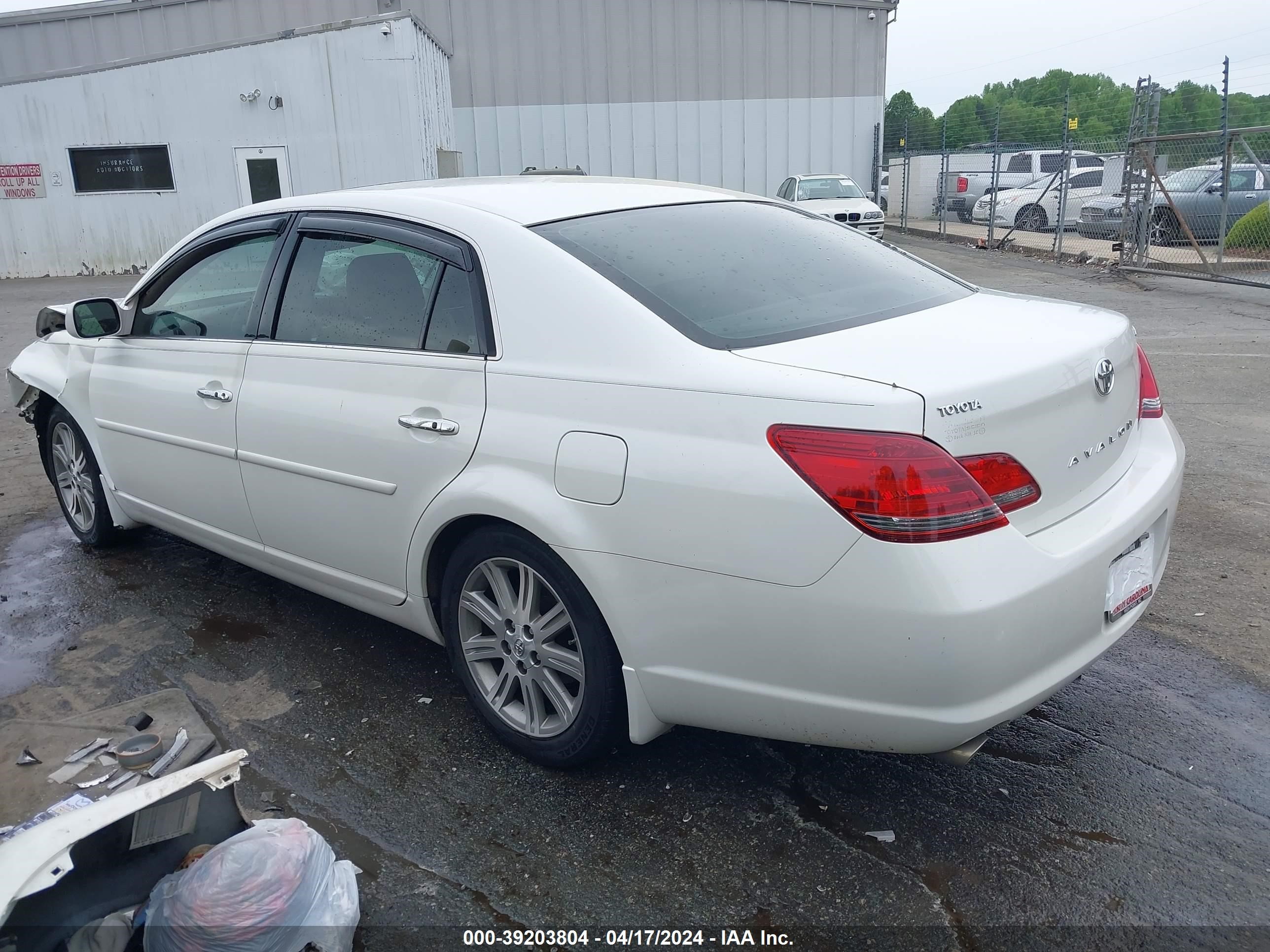 Photo 2 VIN: 4T1BK36BX8U307270 - TOYOTA AVALON 