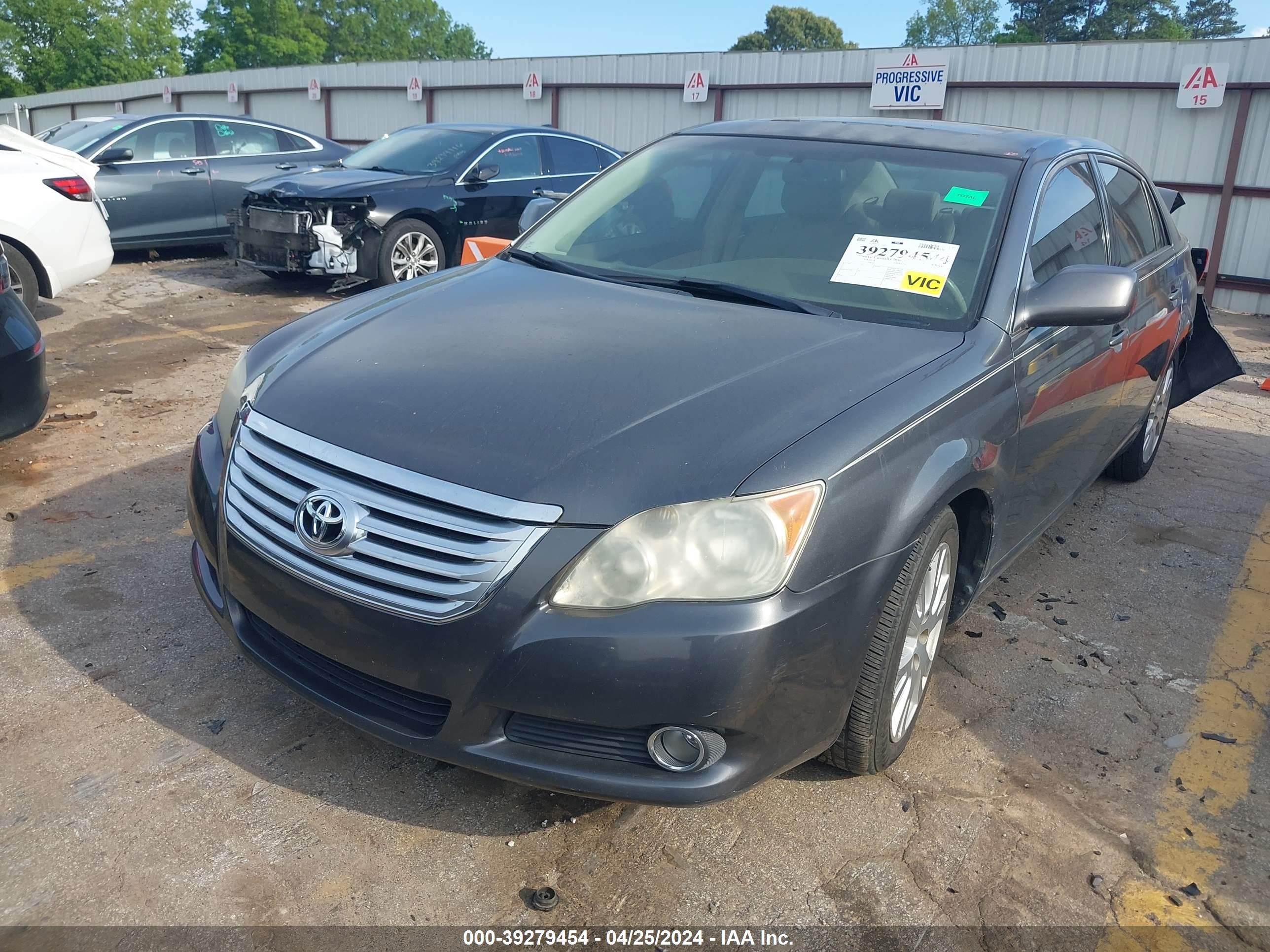 Photo 1 VIN: 4T1BK36BX8U318057 - TOYOTA AVALON 