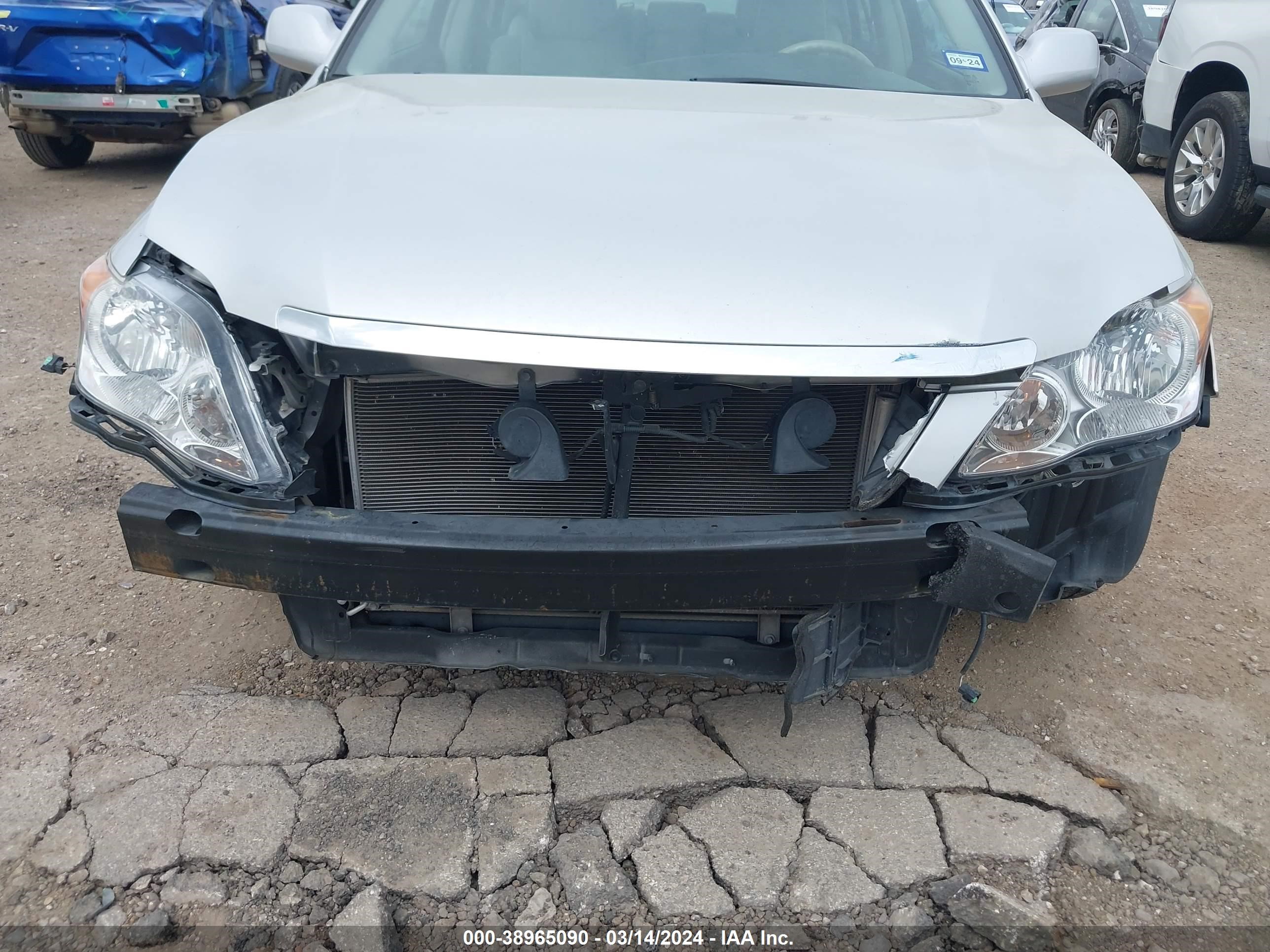 Photo 5 VIN: 4T1BK36BX8U320469 - TOYOTA AVALON 