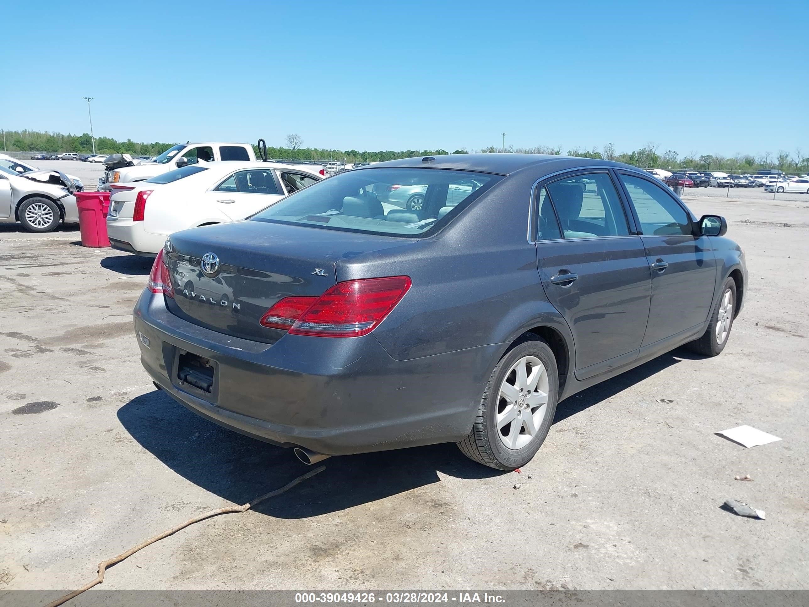 Photo 3 VIN: 4T1BK36BX9U329688 - TOYOTA AVALON 