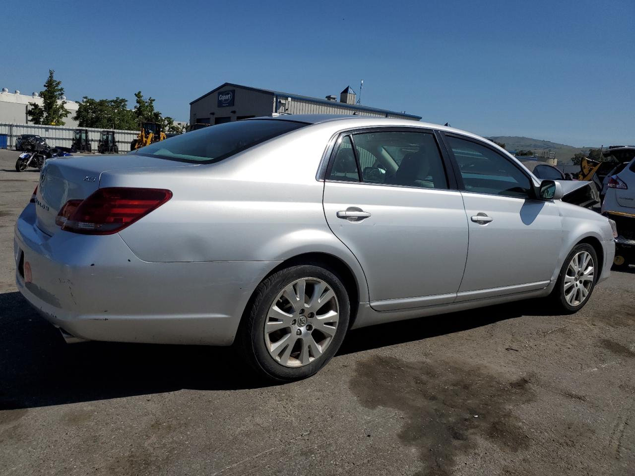 Photo 2 VIN: 4T1BK3DB0AU352565 - TOYOTA AVALON 