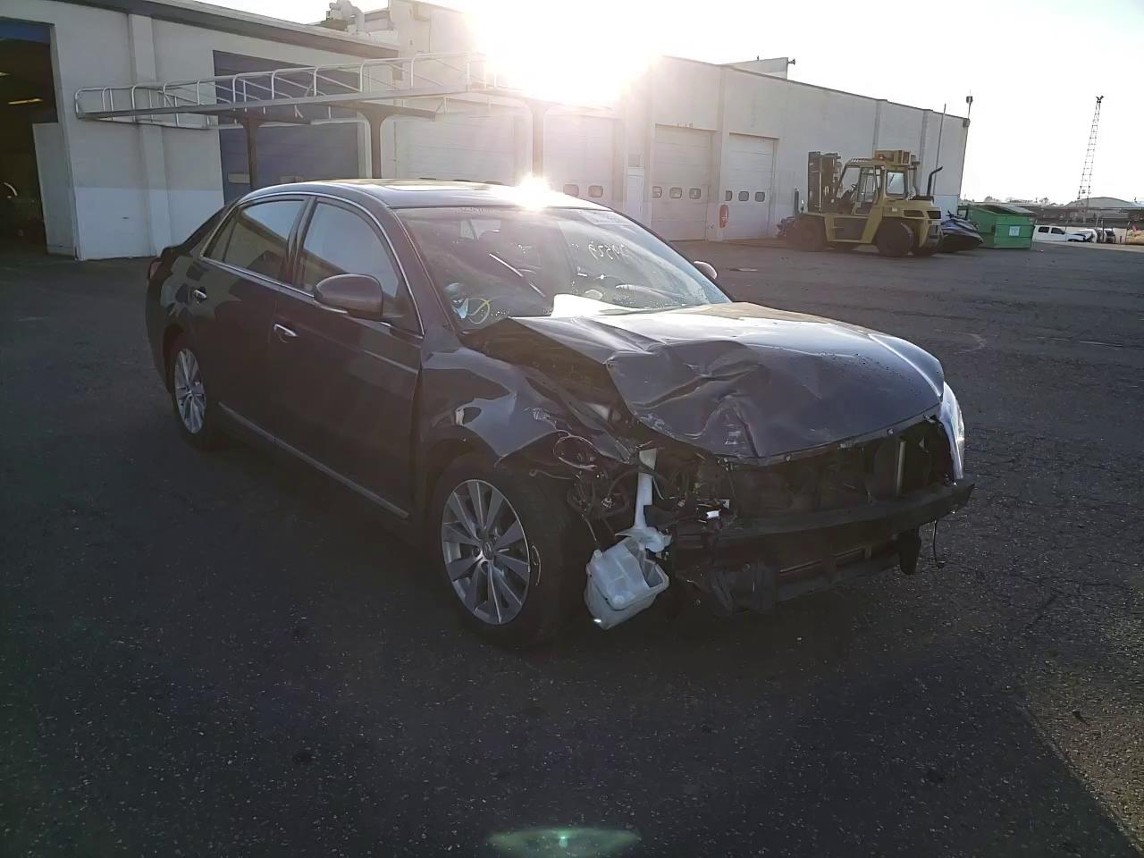 Photo 10 VIN: 4T1BK3DB0BU394428 - TOYOTA AVALON BAS 