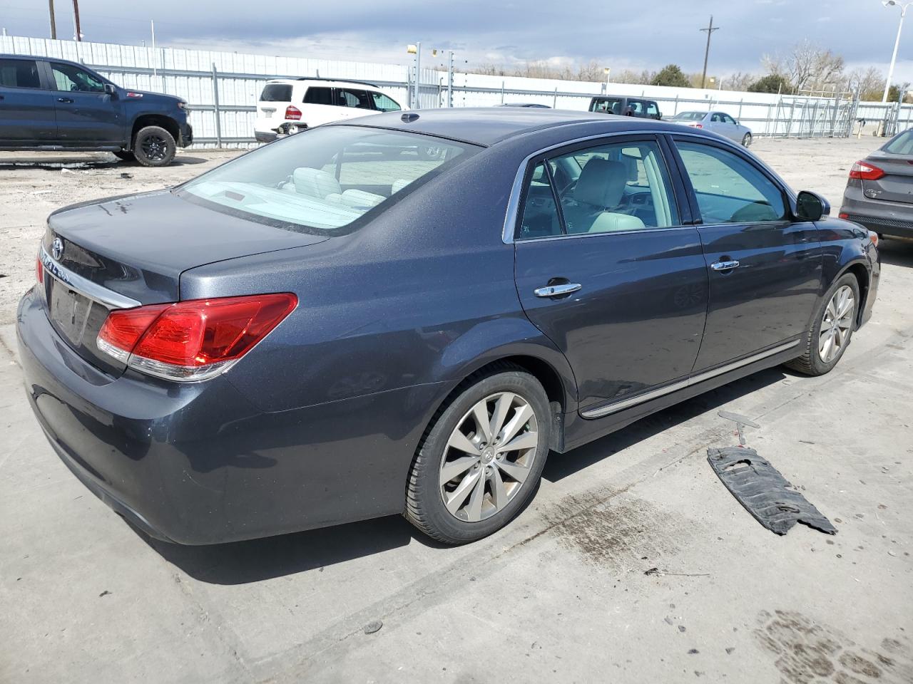 Photo 2 VIN: 4T1BK3DB4BU401008 - TOYOTA AVALON 