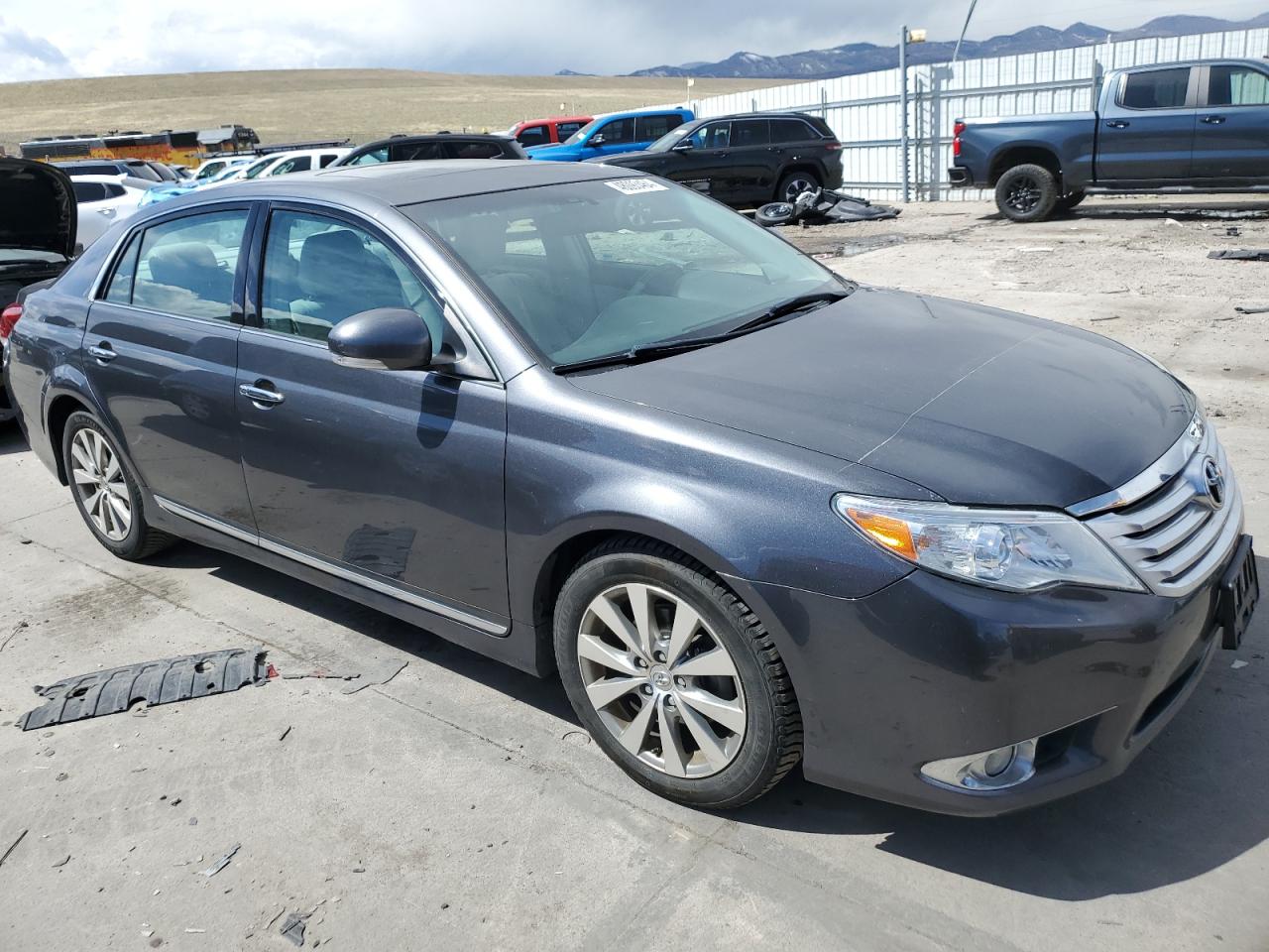 Photo 3 VIN: 4T1BK3DB4BU401008 - TOYOTA AVALON 