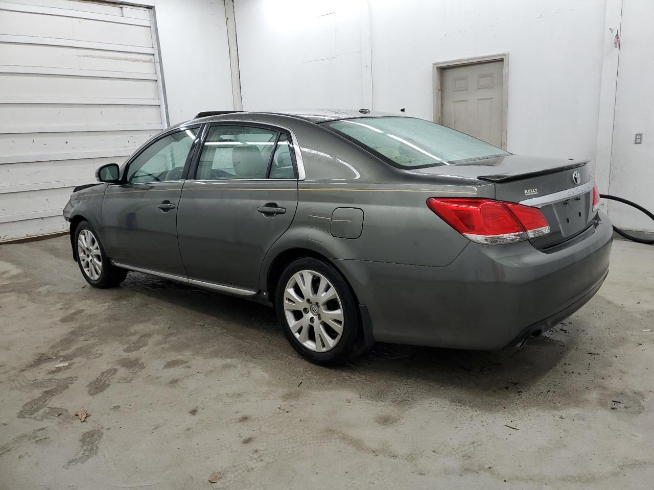 Photo 1 VIN: 4T1BK3DB4BU424868 - TOYOTA AVALON 