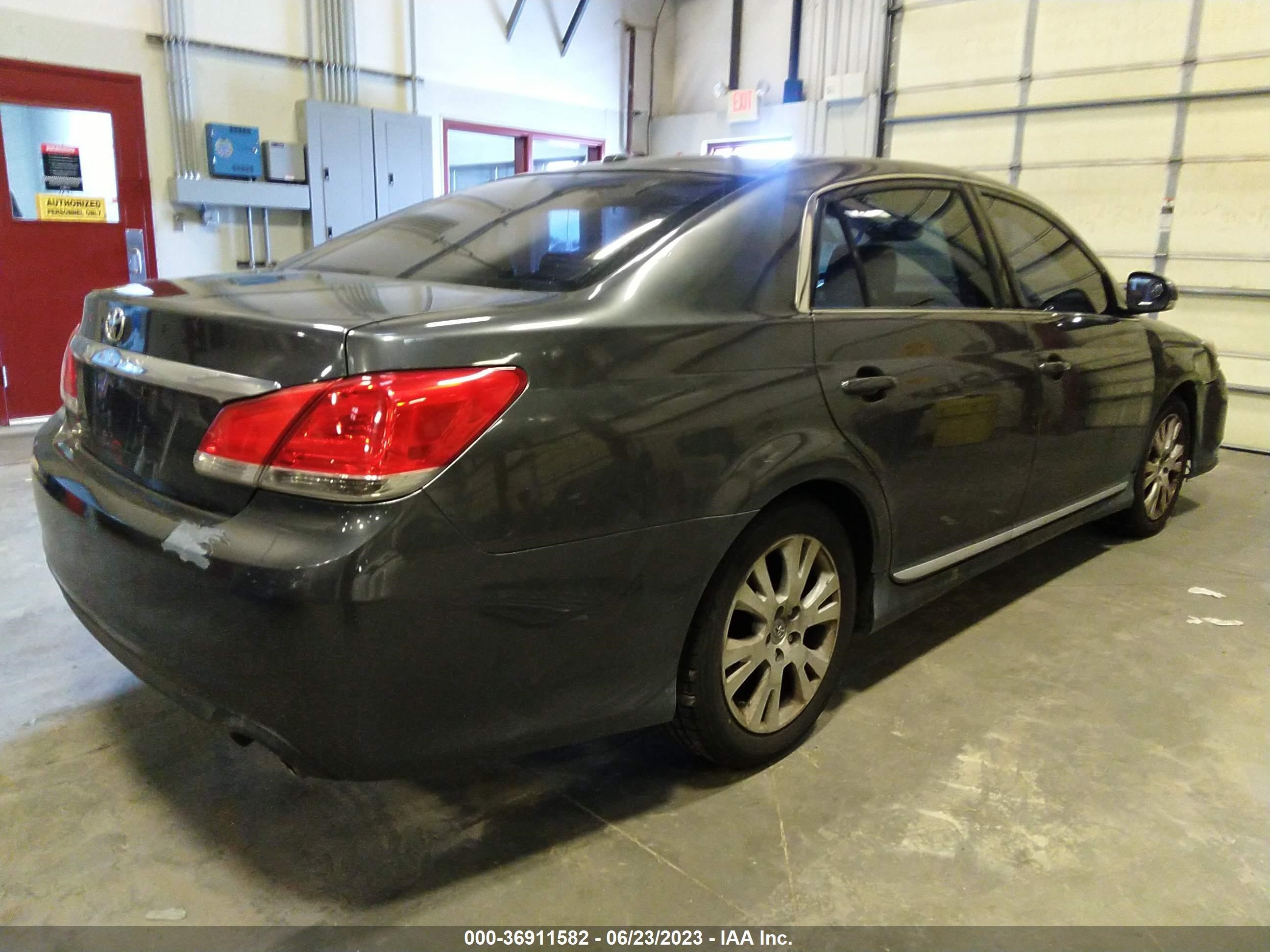 Photo 3 VIN: 4T1BK3DB4CU446032 - TOYOTA AVALON 