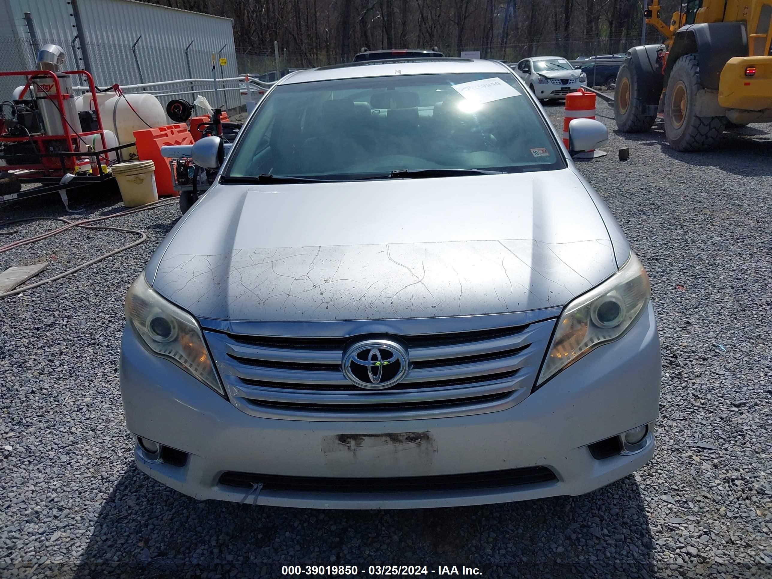 Photo 11 VIN: 4T1BK3DB7BU394460 - TOYOTA AVALON 