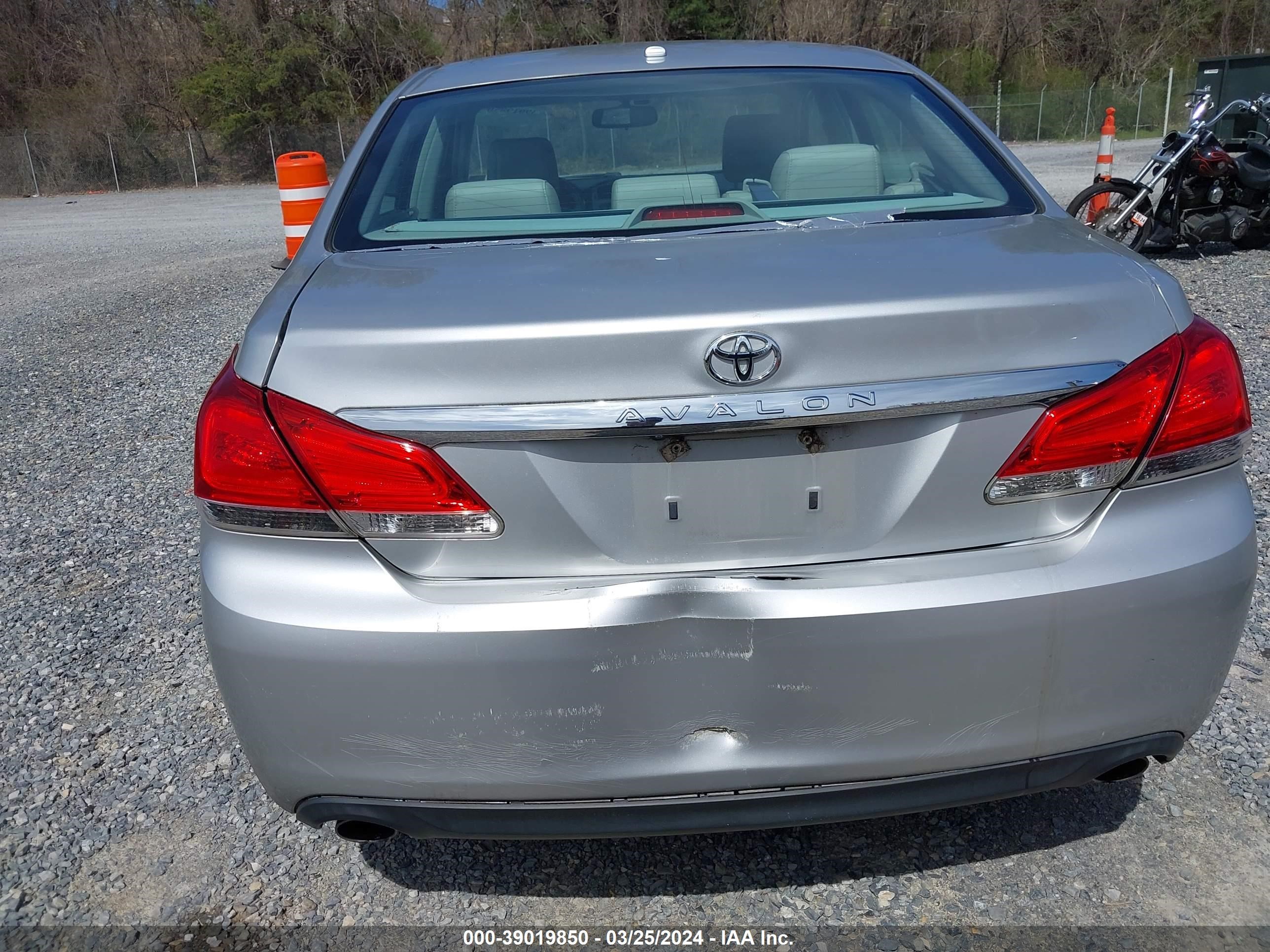 Photo 15 VIN: 4T1BK3DB7BU394460 - TOYOTA AVALON 