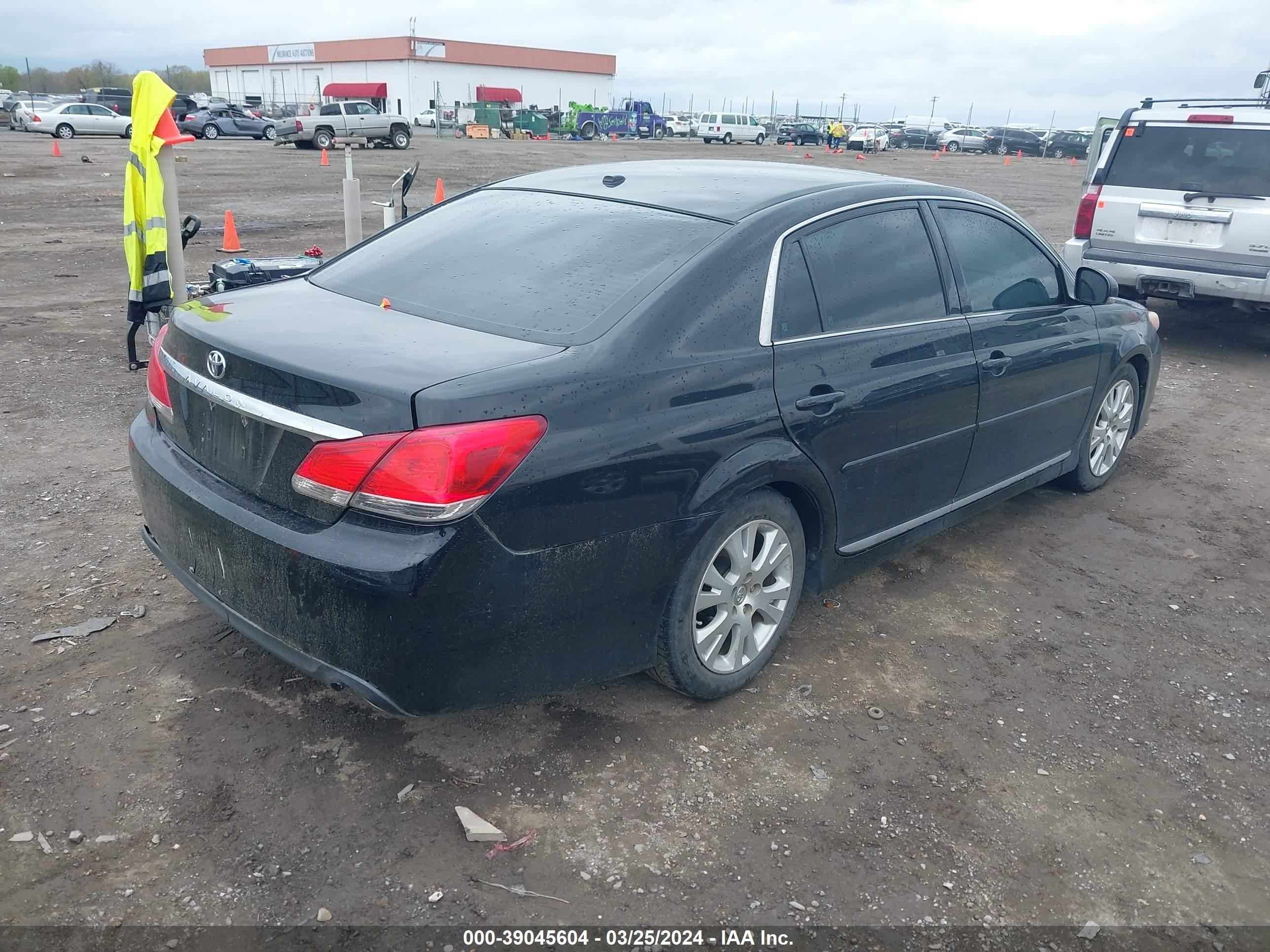 Photo 3 VIN: 4T1BK3DB8BU431516 - TOYOTA AVALON 