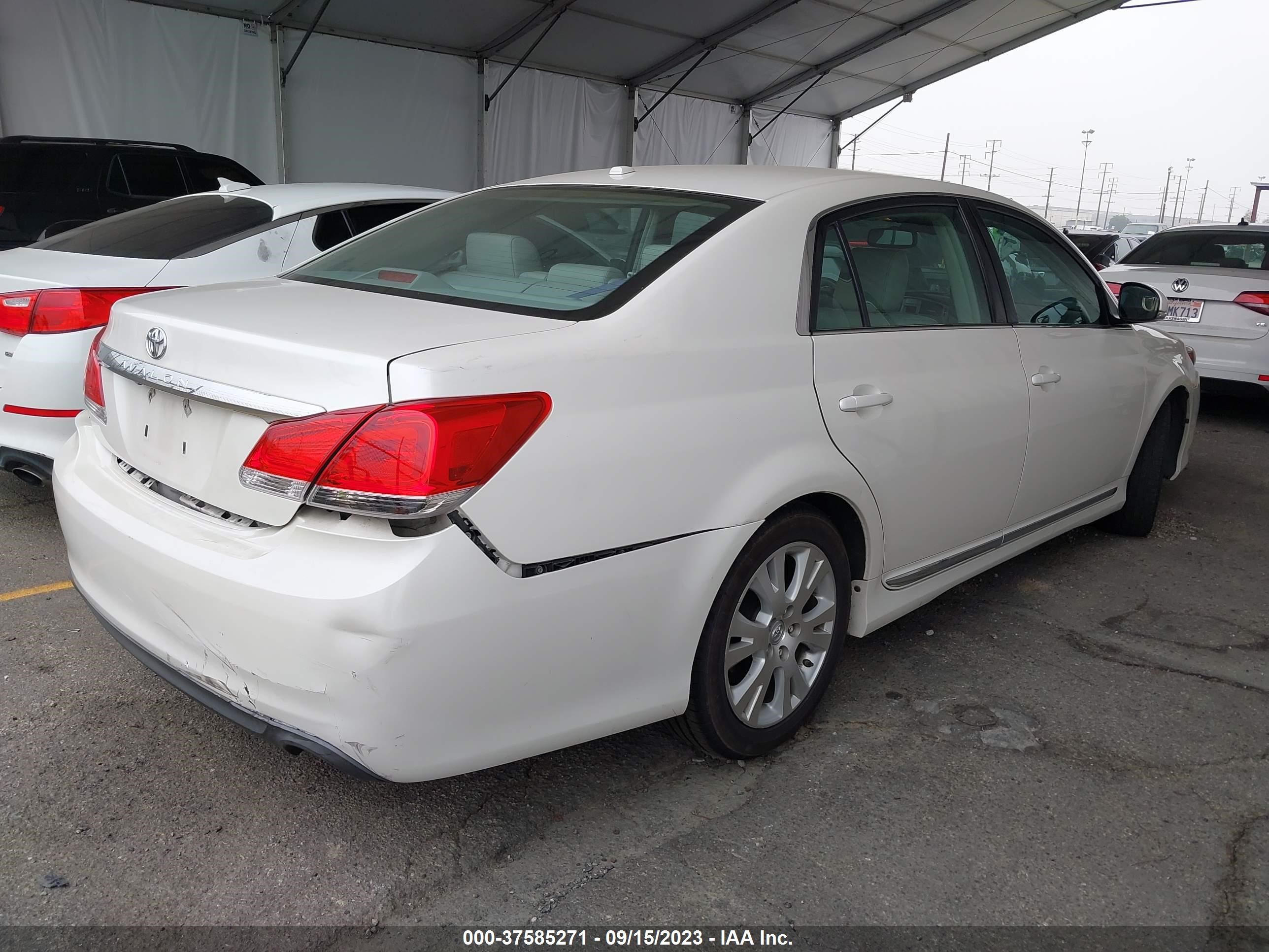 Photo 3 VIN: 4T1BK3DB8BU433203 - TOYOTA AVALON 