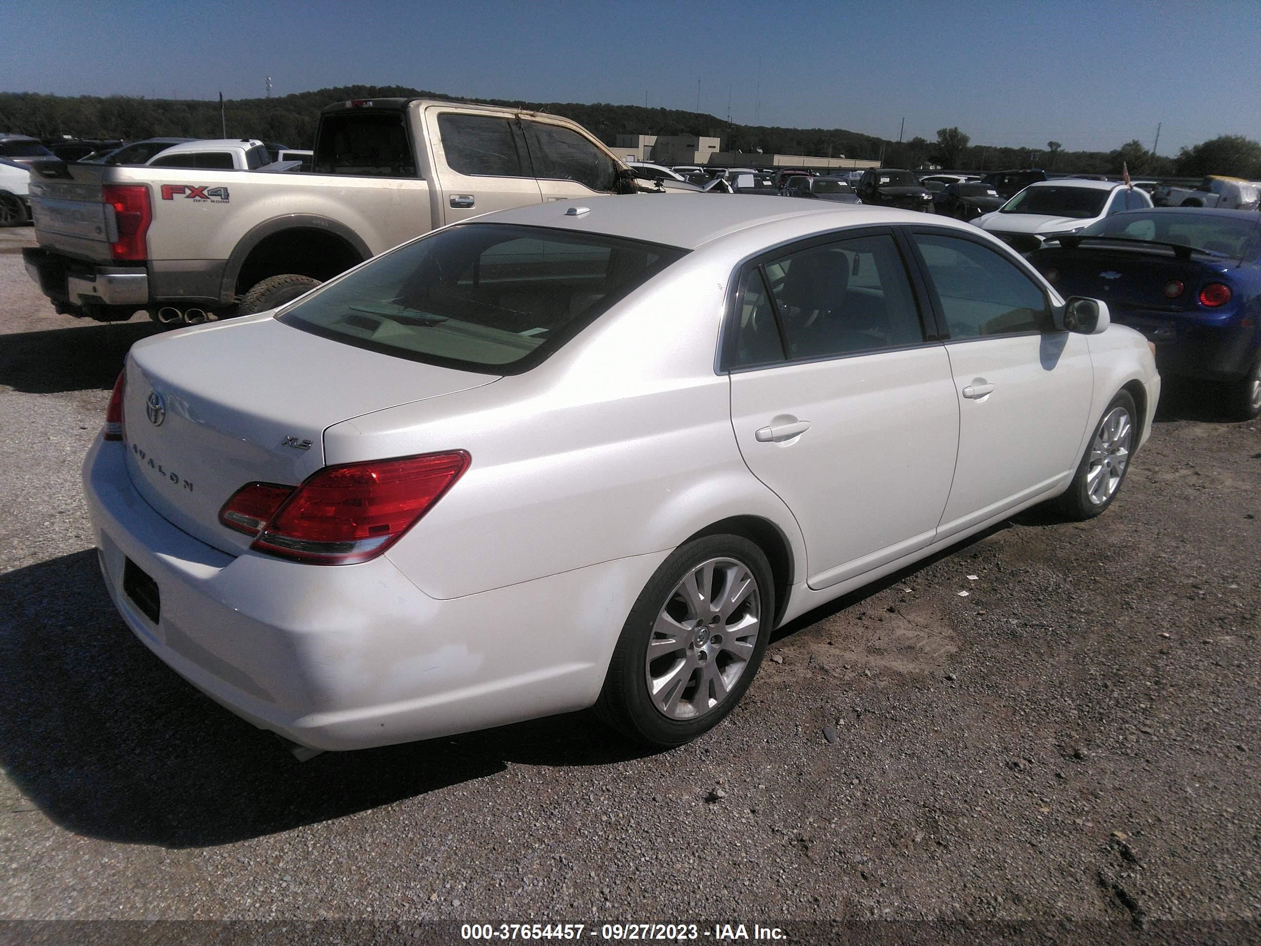 Photo 3 VIN: 4T1BK3DB9AU361989 - TOYOTA AVALON 