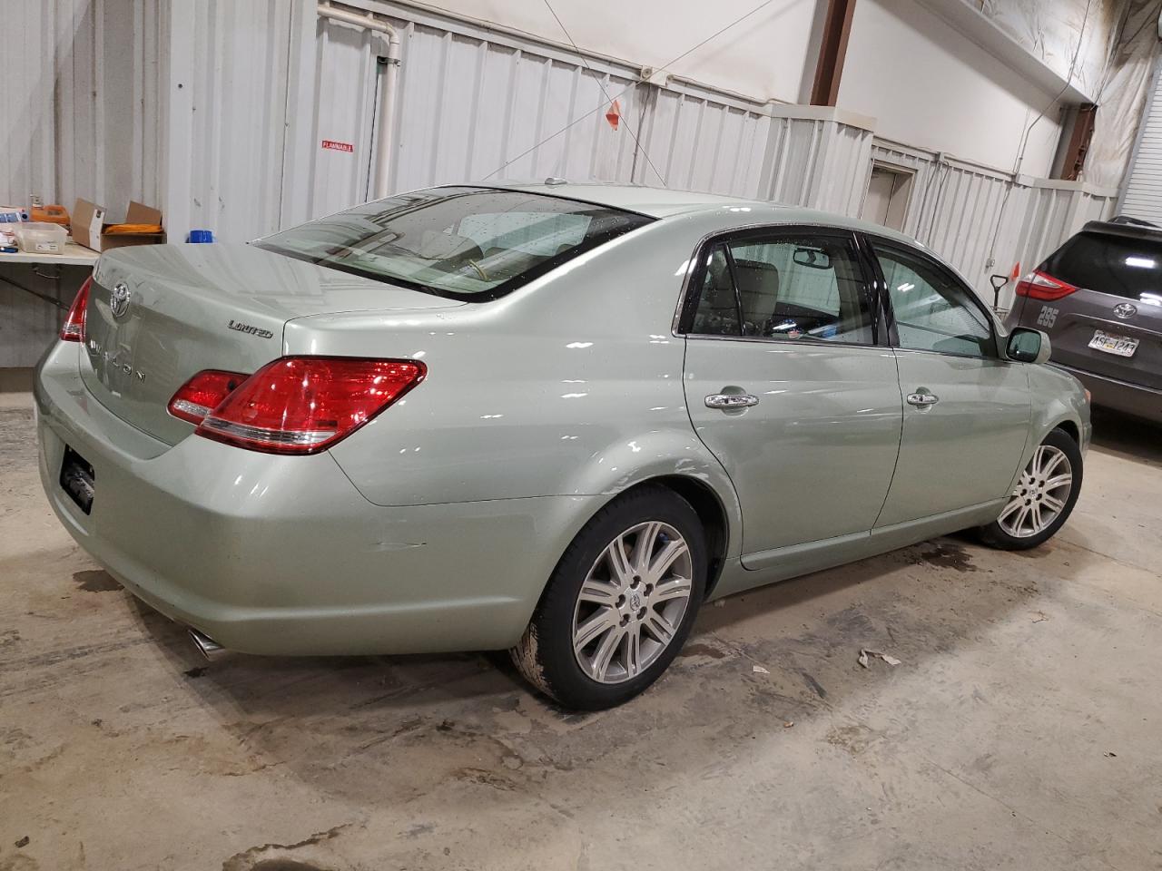 Photo 2 VIN: 4T1BK3DB9AU366917 - TOYOTA AVALON 