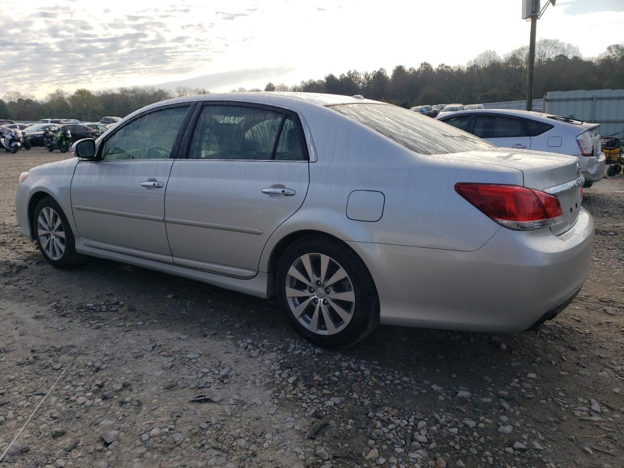 Photo 1 VIN: 4T1BK3DB9BU382780 - TOYOTA AVALON 