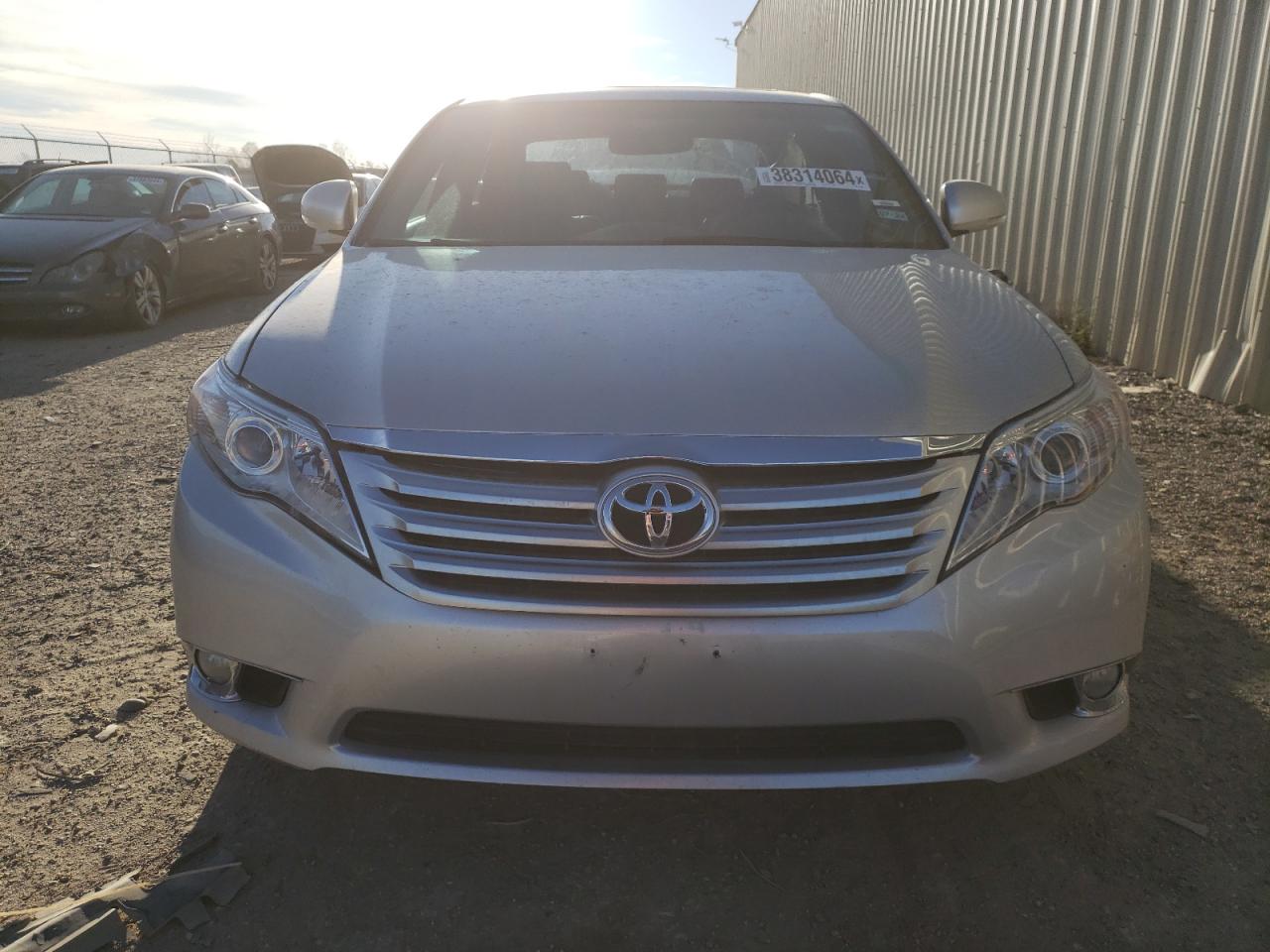 Photo 4 VIN: 4T1BK3DB9CU464378 - TOYOTA AVALON 