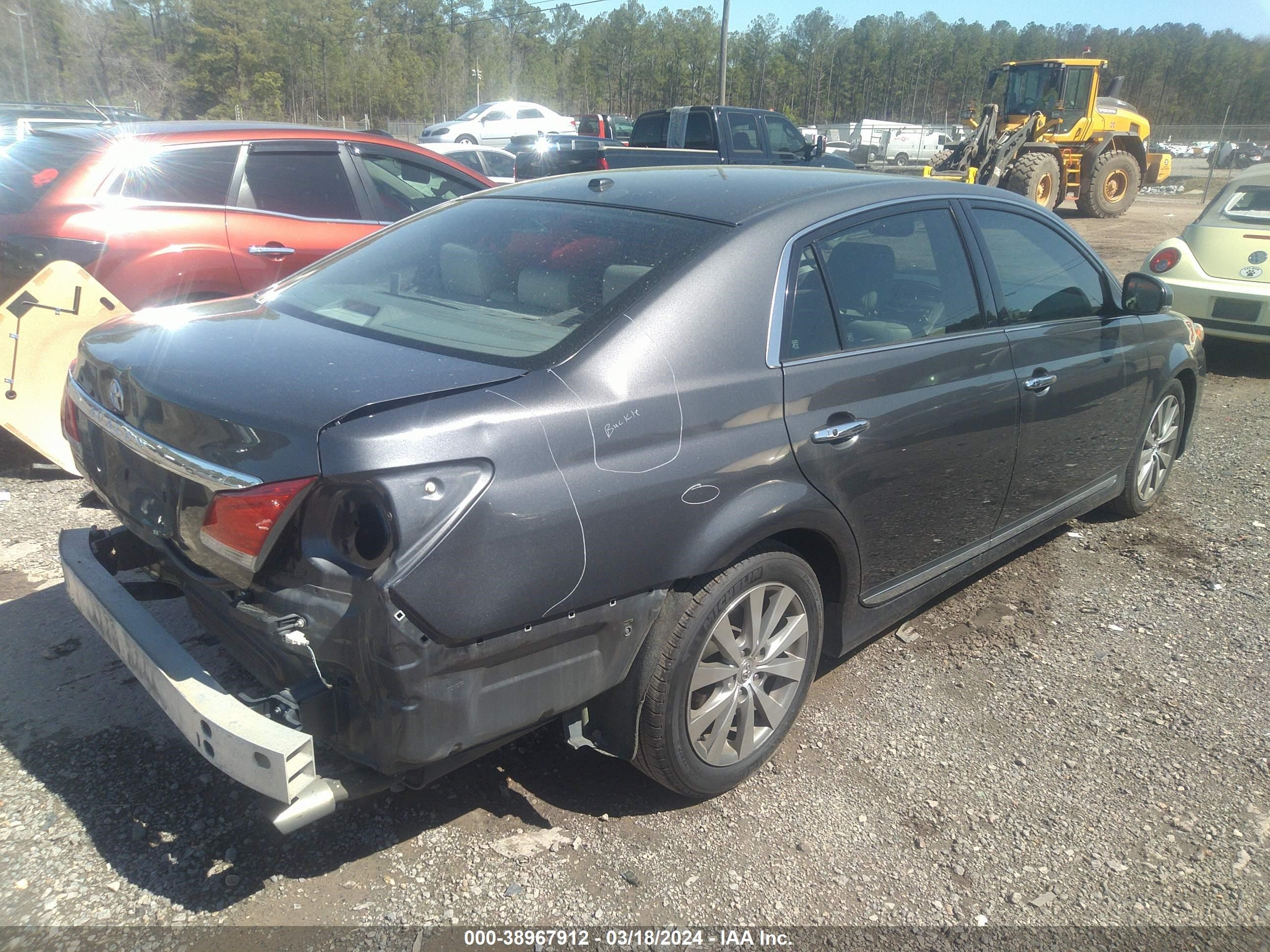 Photo 3 VIN: 4T1BK3DBXBU426639 - TOYOTA AVALON 