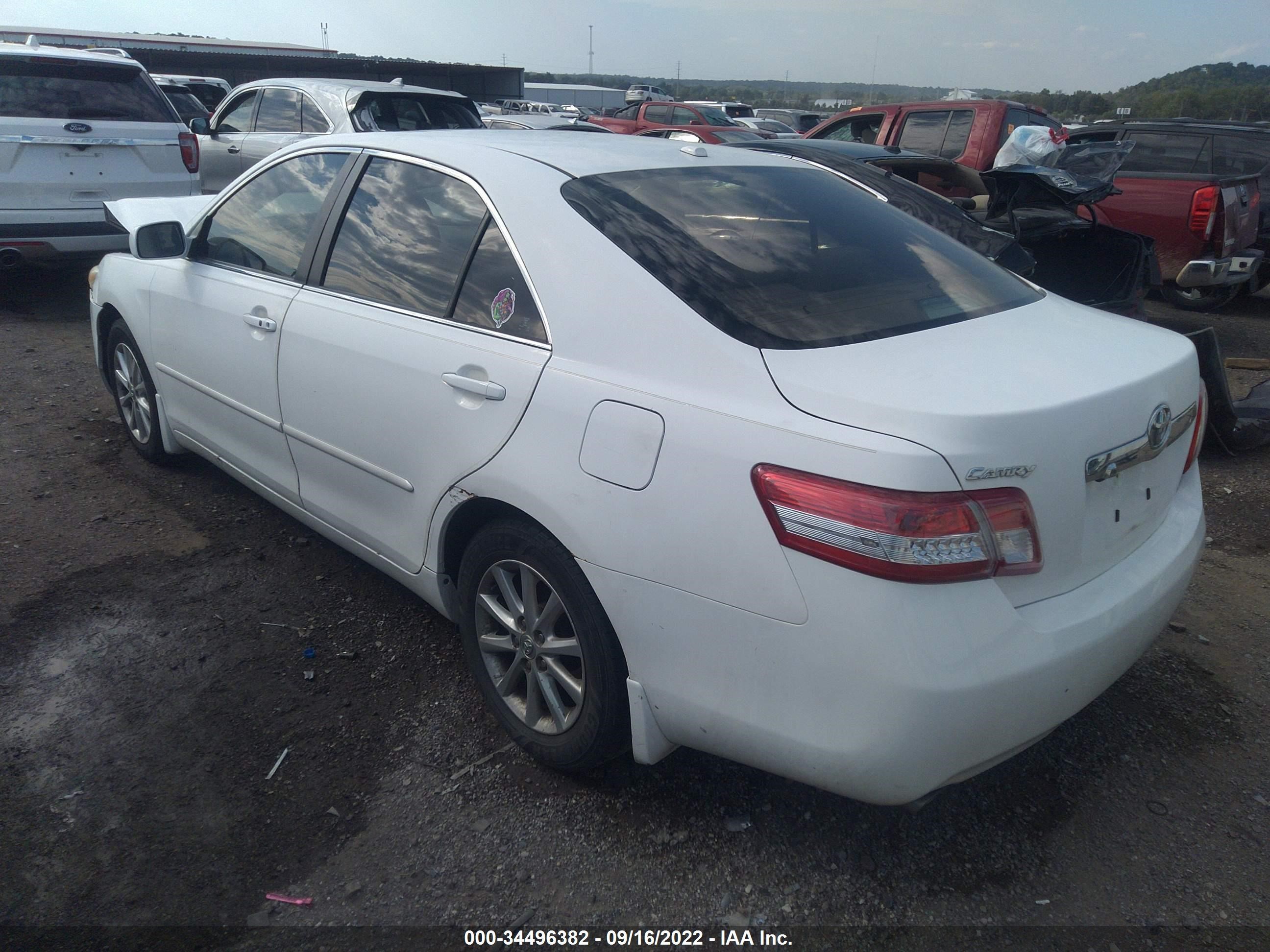 Photo 2 VIN: 4T1BK3EK0BU623821 - TOYOTA CAMRY 