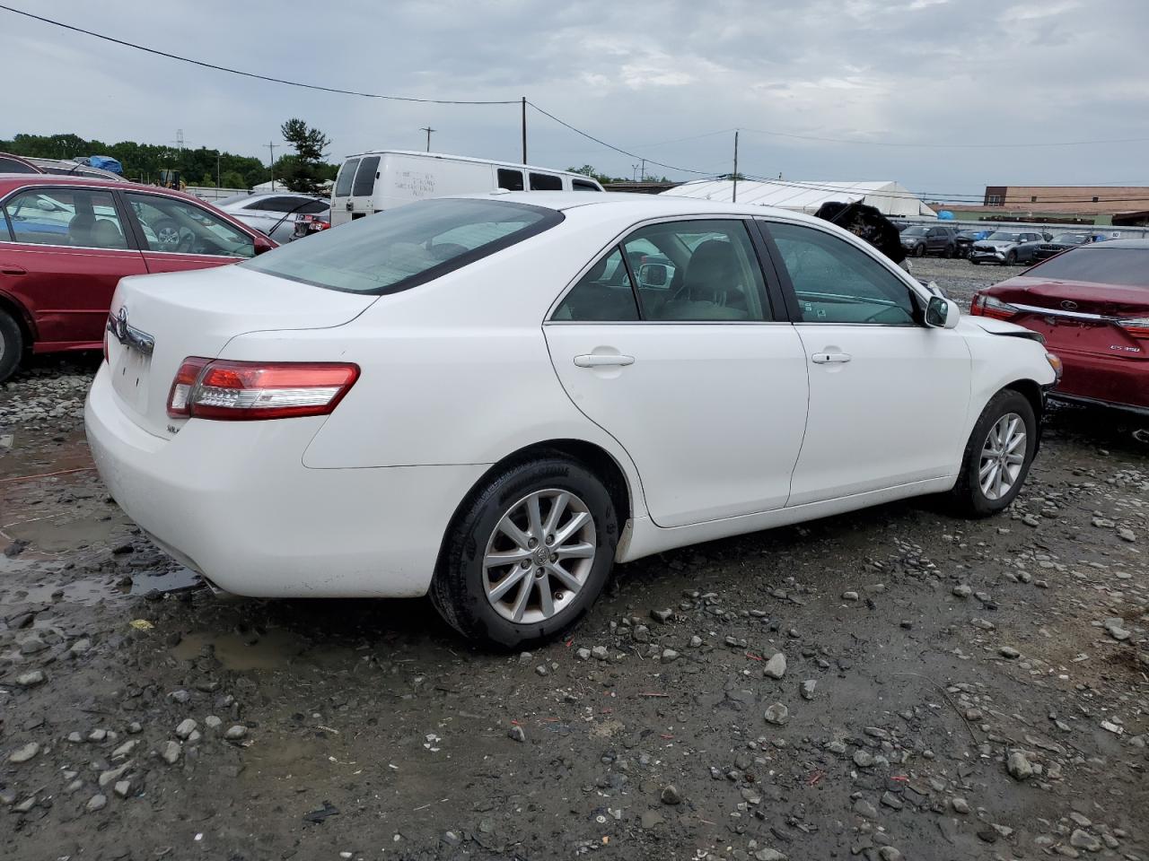 Photo 2 VIN: 4T1BK3EK1BU628381 - TOYOTA CAMRY 