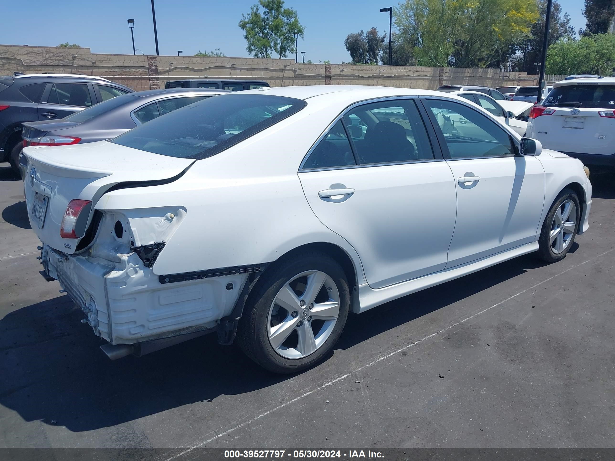 Photo 3 VIN: 4T1BK3EK2BU621228 - TOYOTA CAMRY 