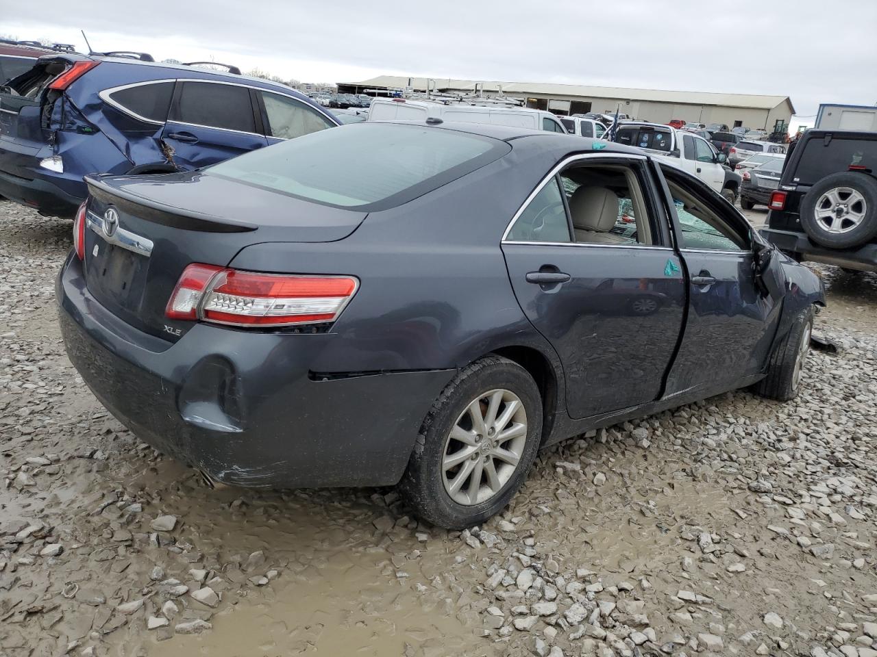 Photo 2 VIN: 4T1BK3EK4AU607975 - TOYOTA CAMRY 