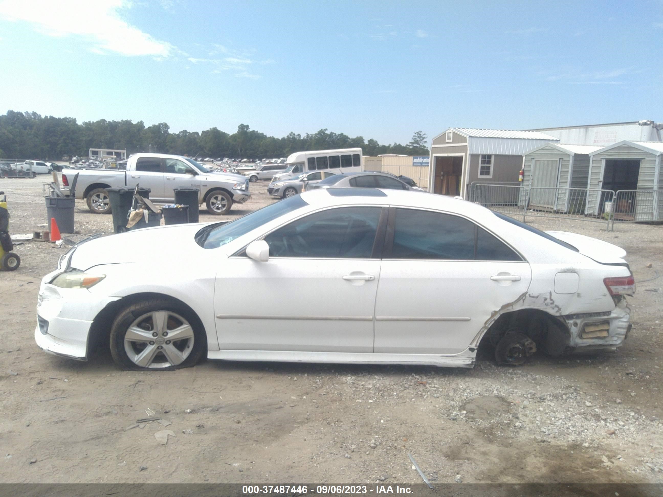 Photo 13 VIN: 4T1BK3EK5BU623670 - TOYOTA CAMRY 