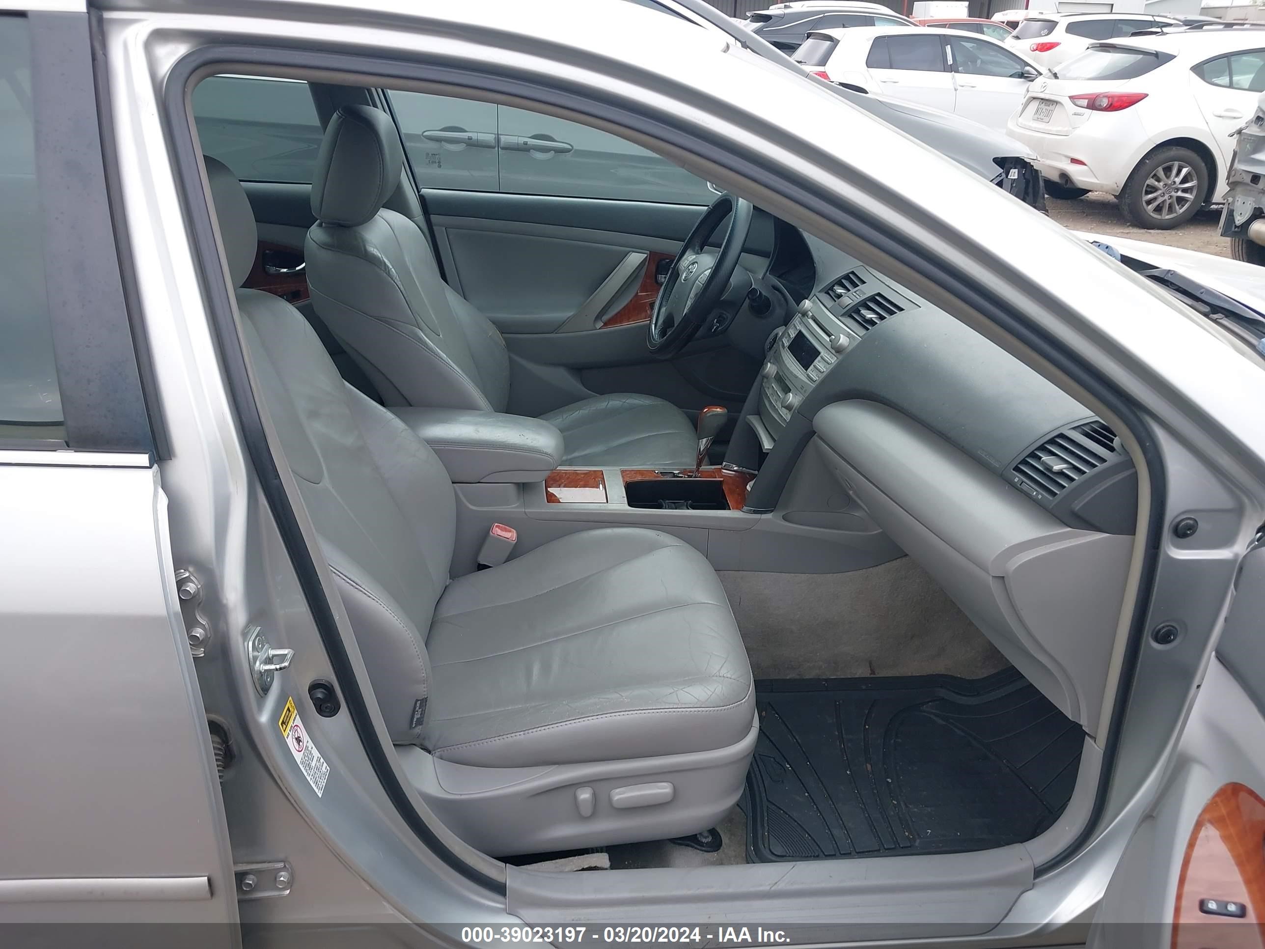 Photo 4 VIN: 4T1BK3EK7AU099467 - TOYOTA CAMRY 