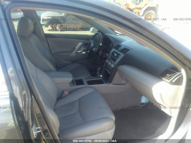 Photo 4 VIN: 4T1BK3EK7AU603385 - TOYOTA CAMRY 