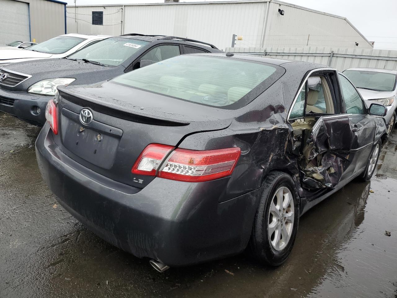 Photo 2 VIN: 4T1BK3EKXBU129112 - TOYOTA CAMRY 