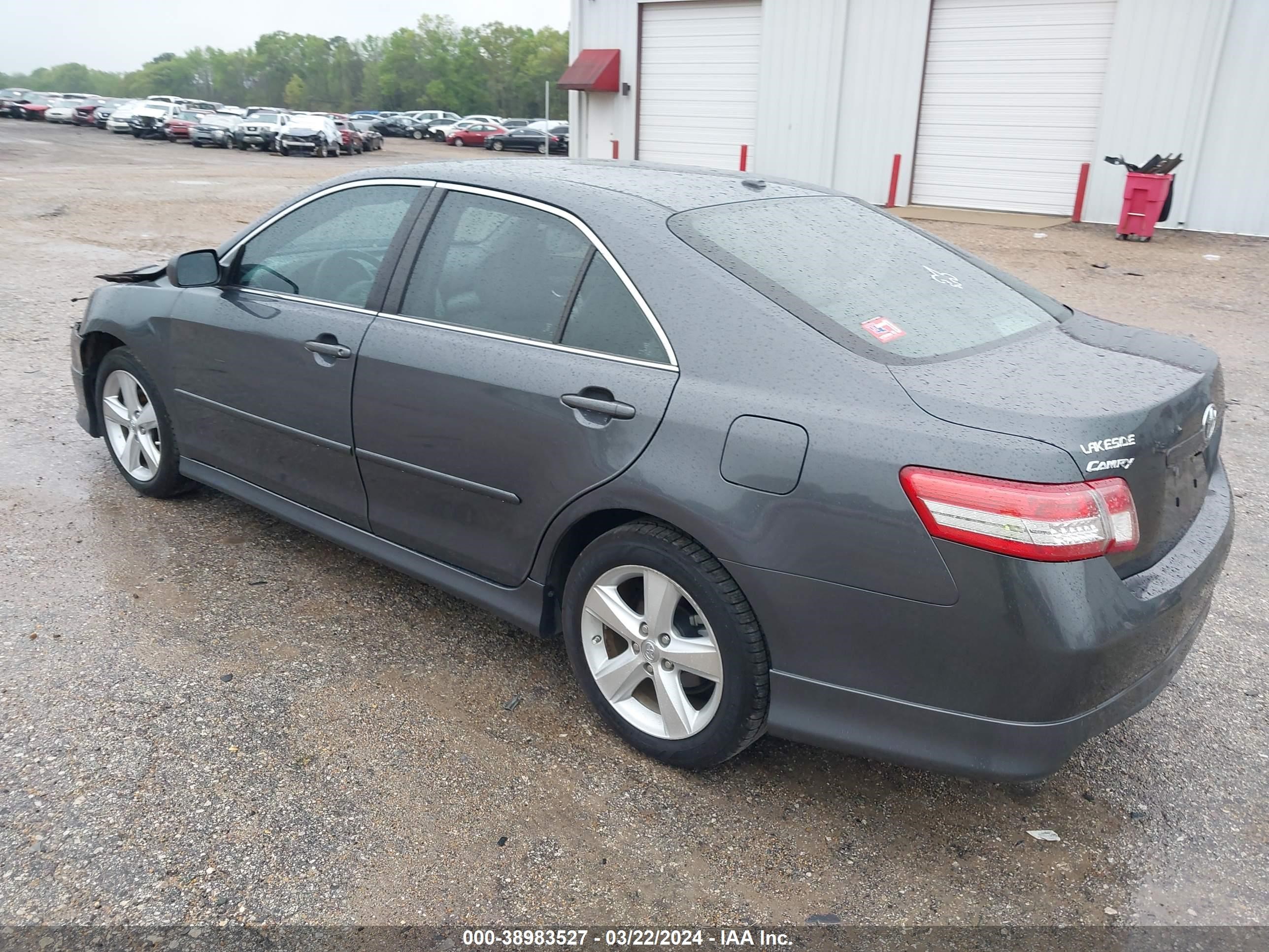 Photo 2 VIN: 4T1BK3EKXBU622479 - TOYOTA CAMRY 