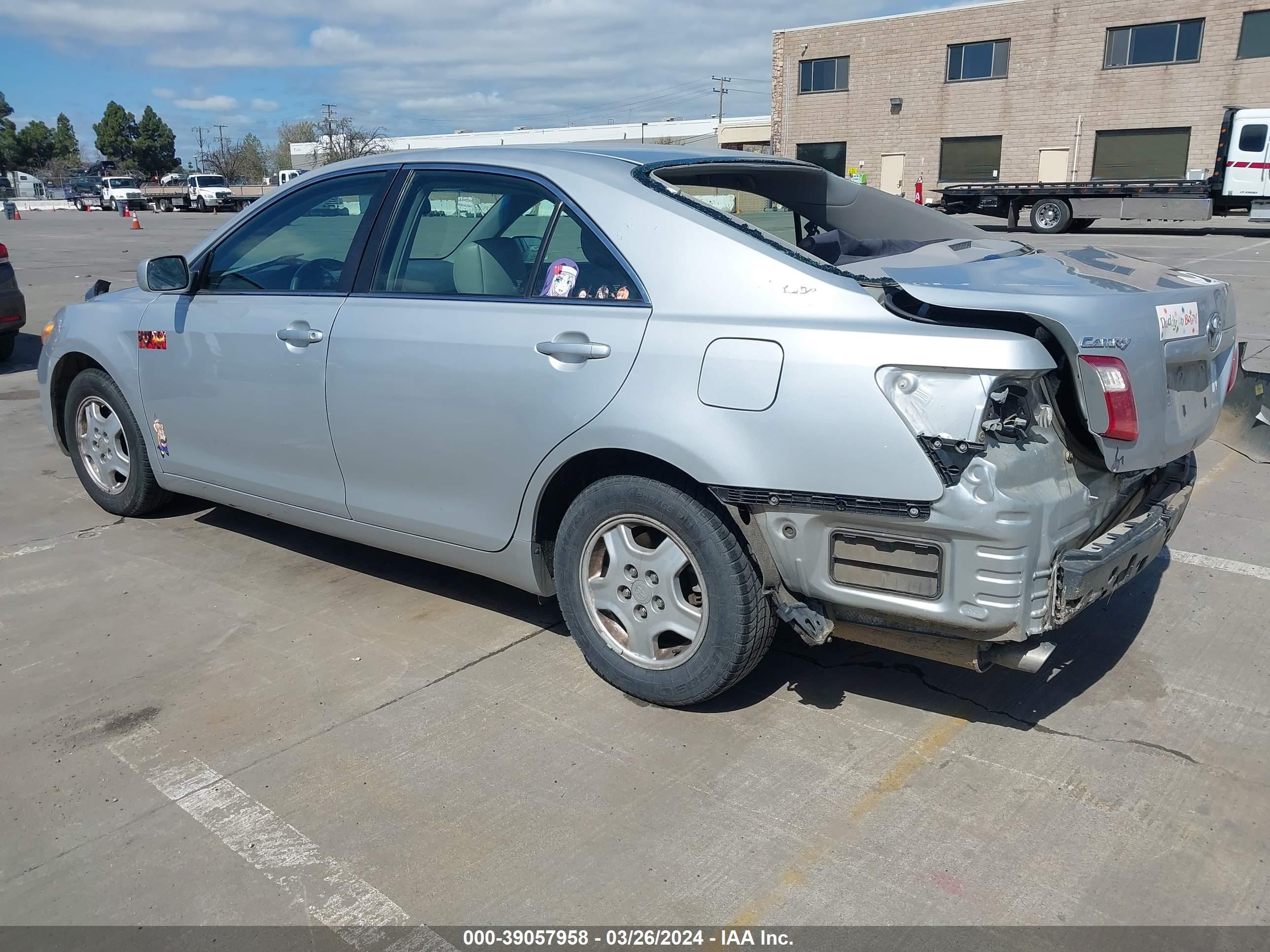 Photo 2 VIN: 4T1BK46K07U005572 - TOYOTA CAMRY 