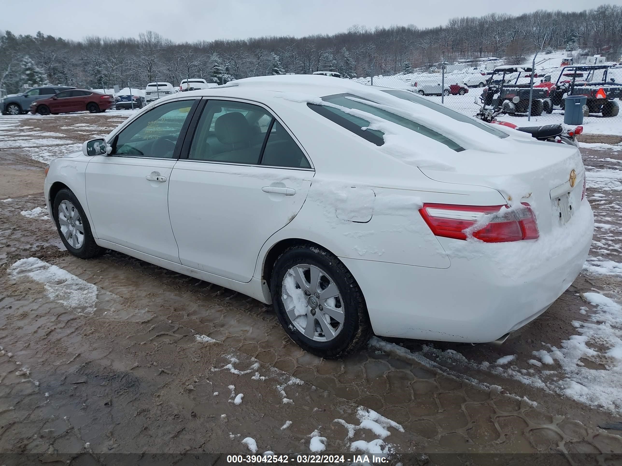 Photo 2 VIN: 4T1BK46K07U517221 - TOYOTA CAMRY 