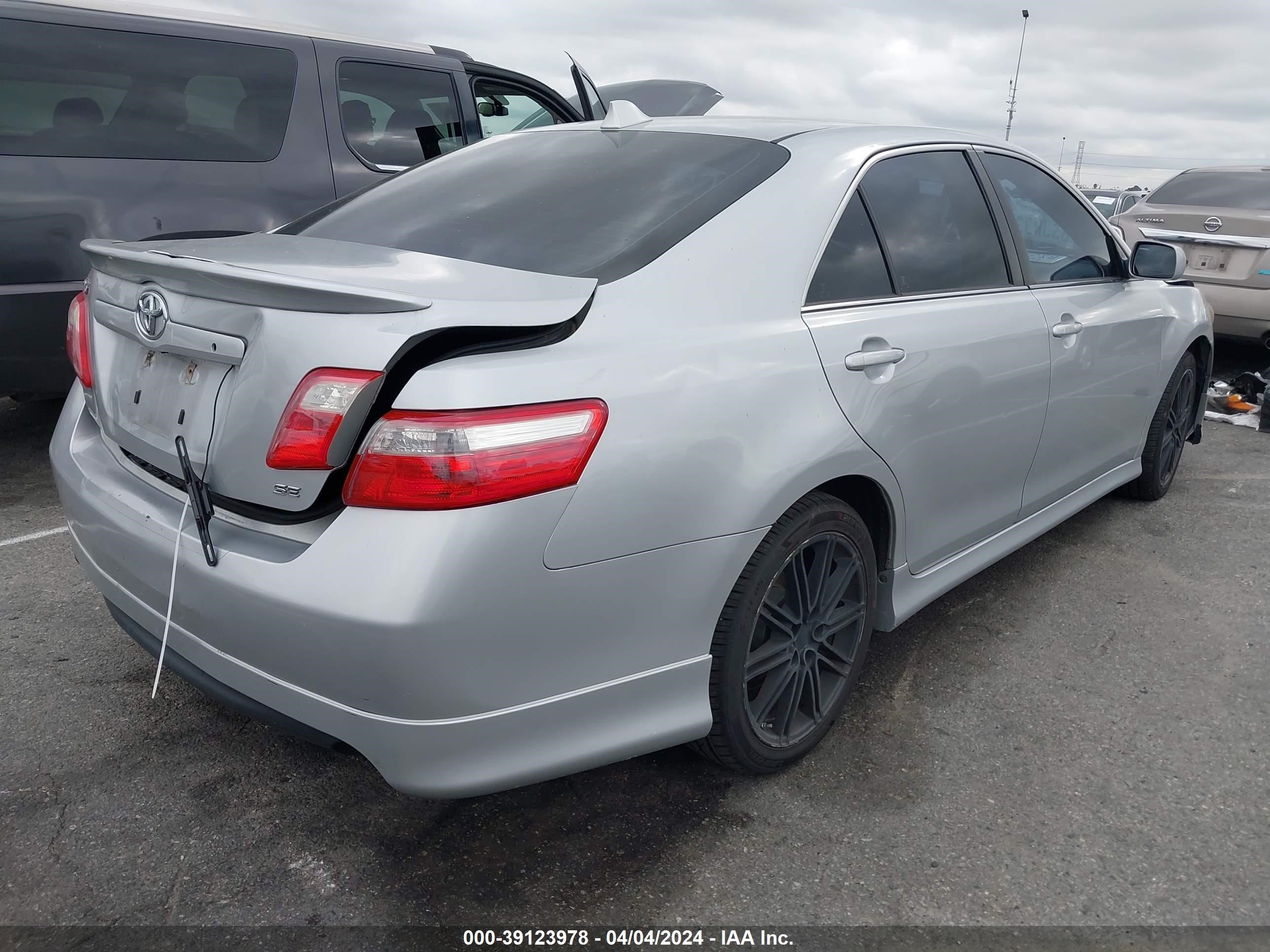 Photo 3 VIN: 4T1BK46K07U530437 - TOYOTA CAMRY 