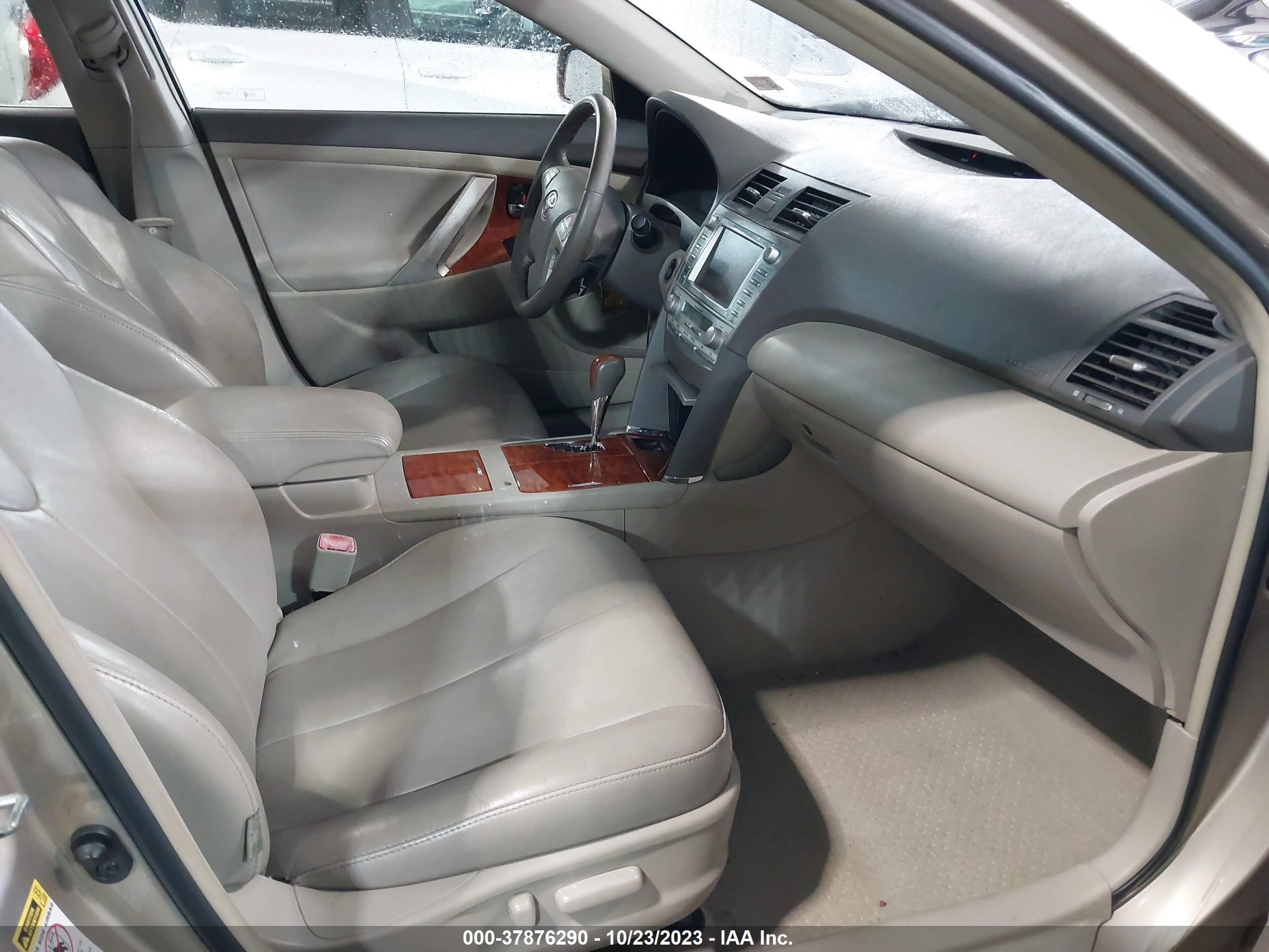 Photo 4 VIN: 4T1BK46K18U068097 - TOYOTA CAMRY 