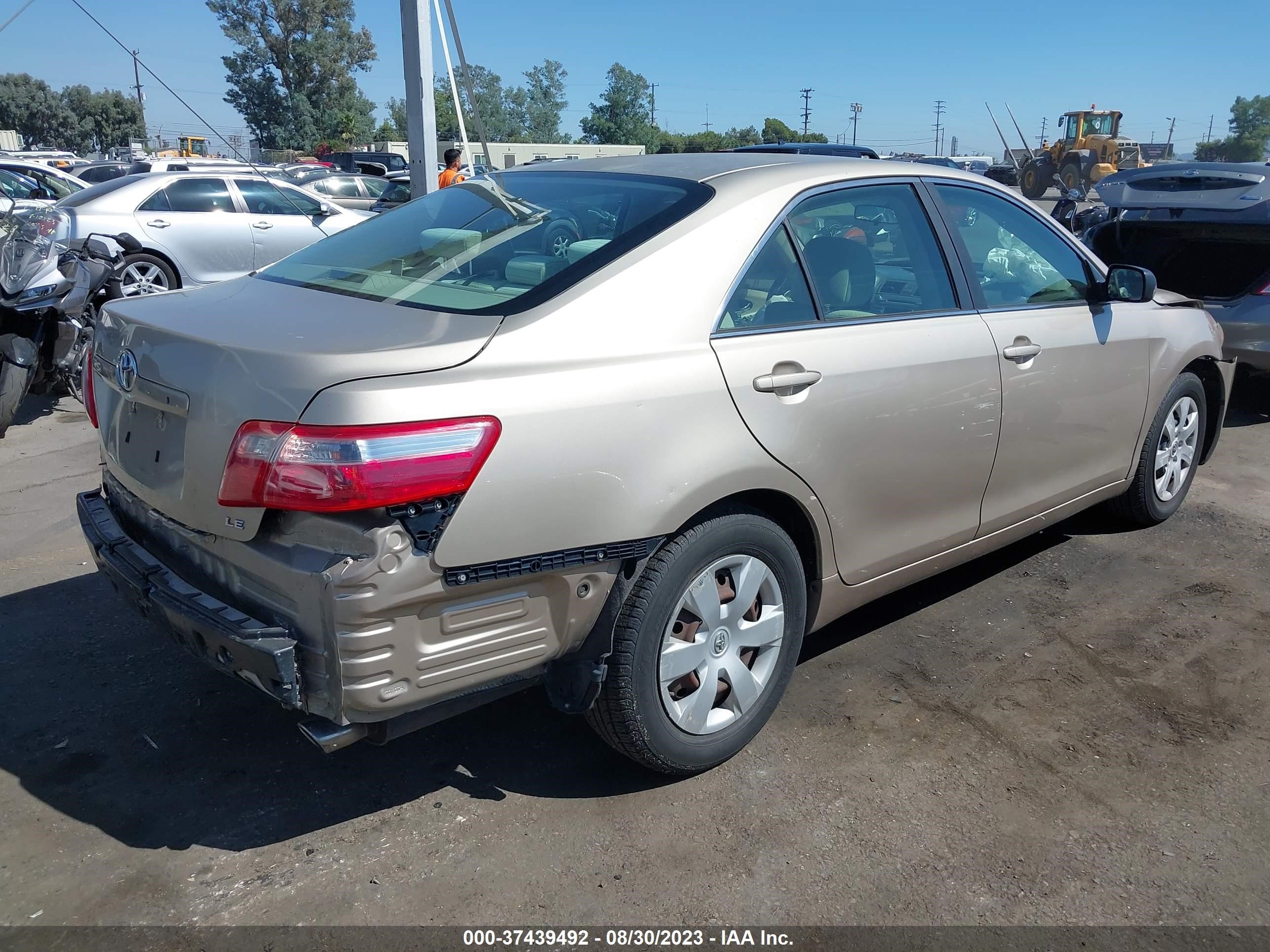 Photo 3 VIN: 4T1BK46K18U565666 - TOYOTA CAMRY 