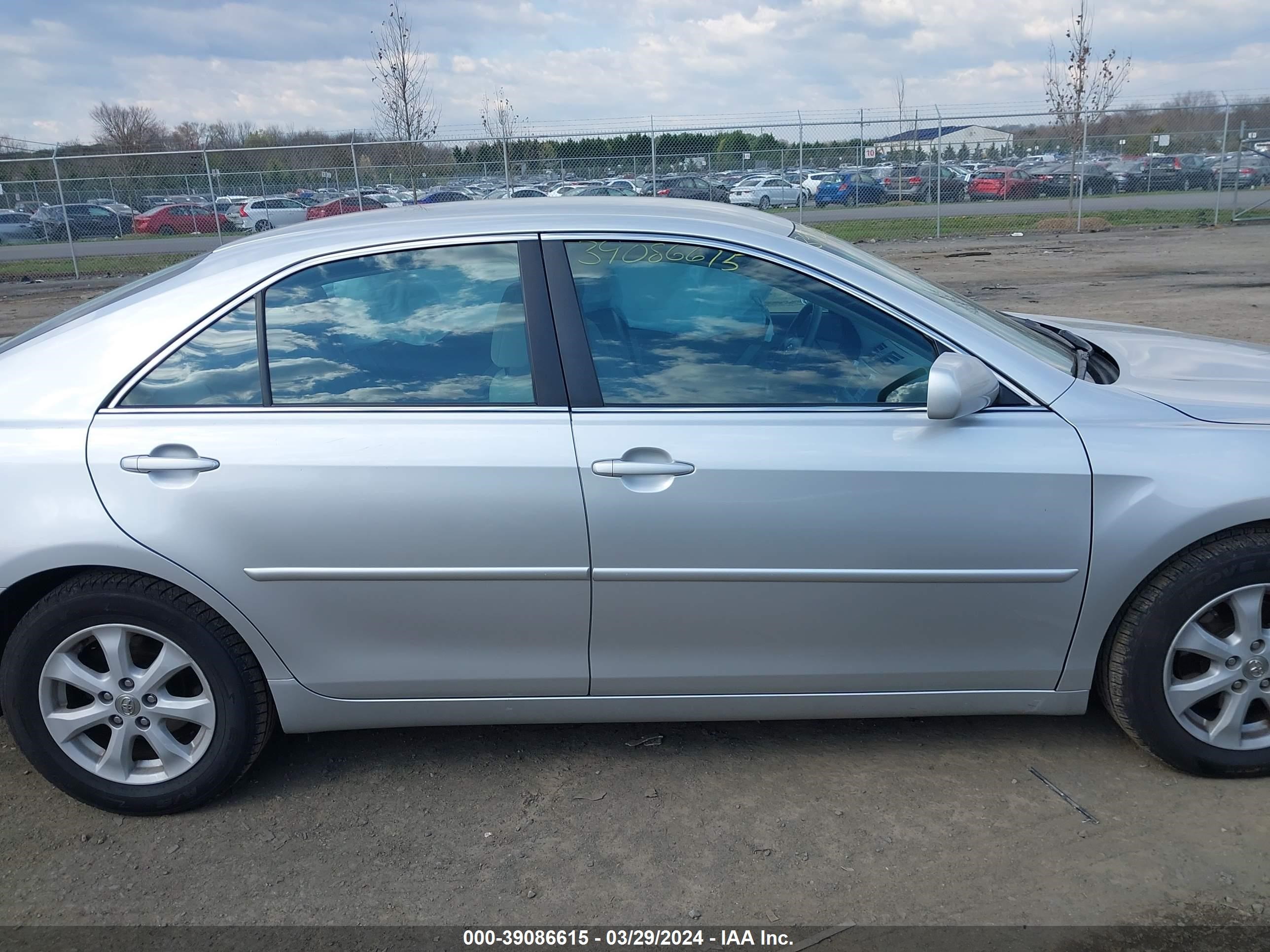 Photo 12 VIN: 4T1BK46K19U086889 - TOYOTA CAMRY 