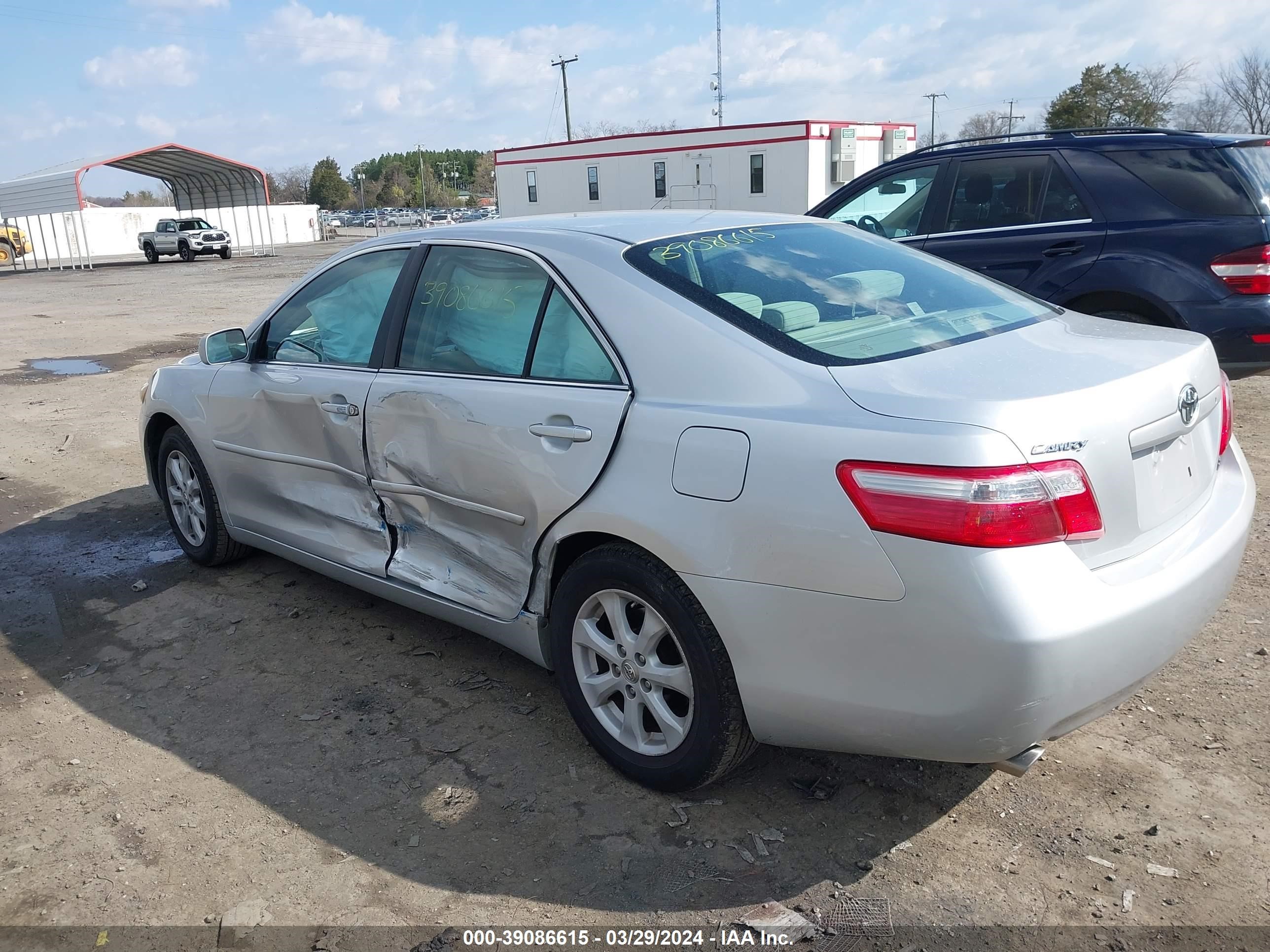 Photo 2 VIN: 4T1BK46K19U086889 - TOYOTA CAMRY 