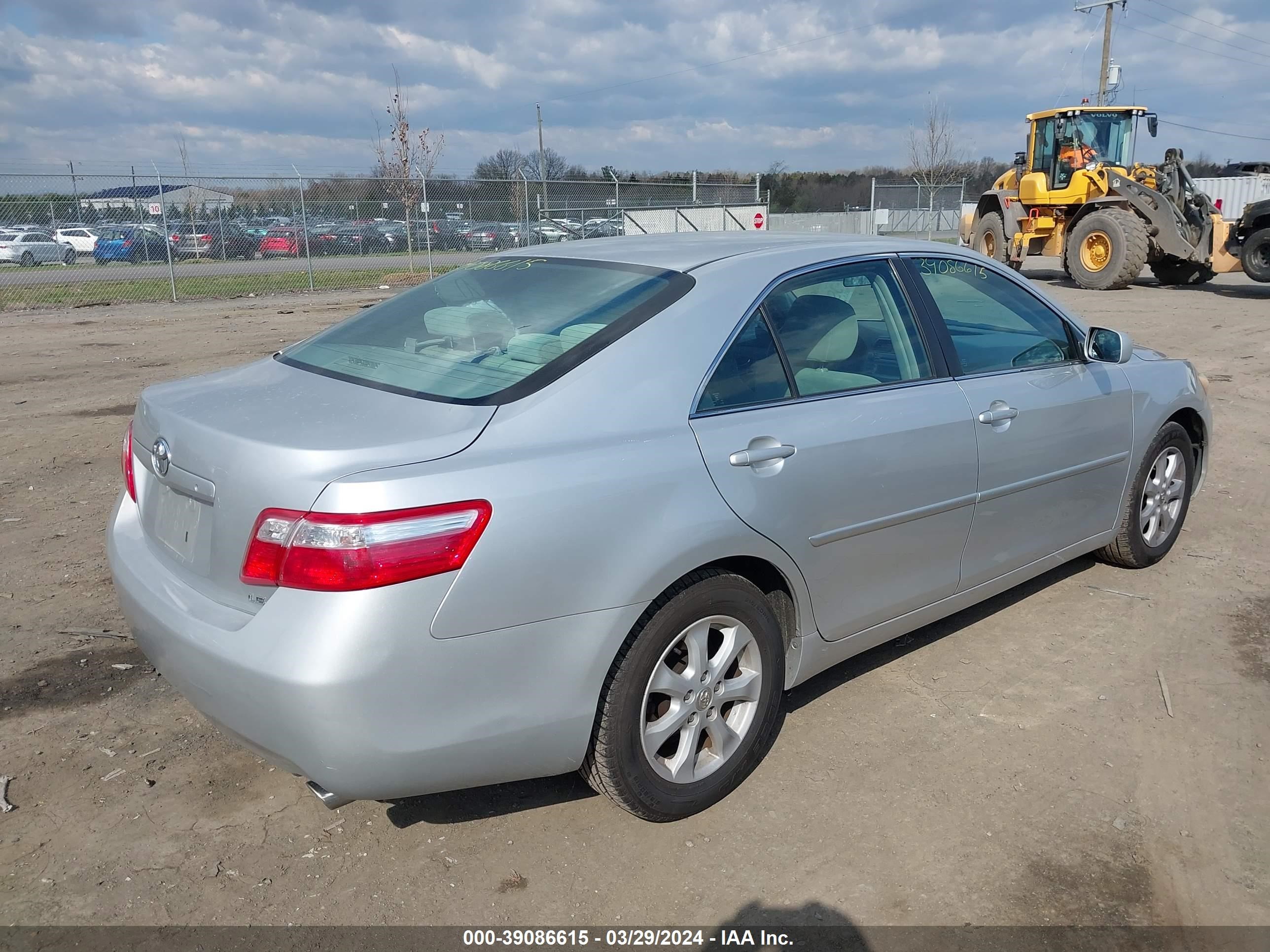 Photo 3 VIN: 4T1BK46K19U086889 - TOYOTA CAMRY 