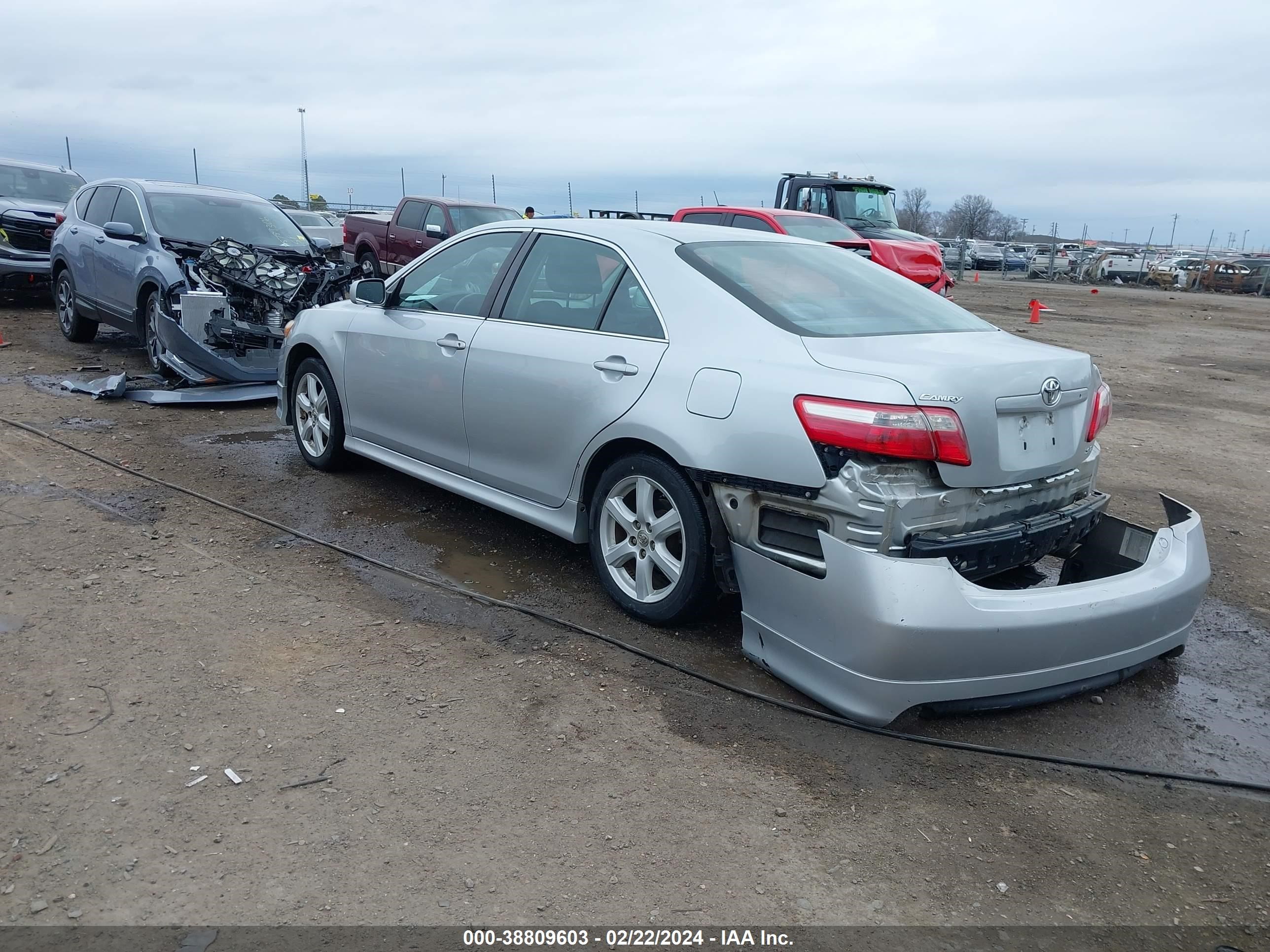 Photo 2 VIN: 4T1BK46K27U551970 - TOYOTA CAMRY 