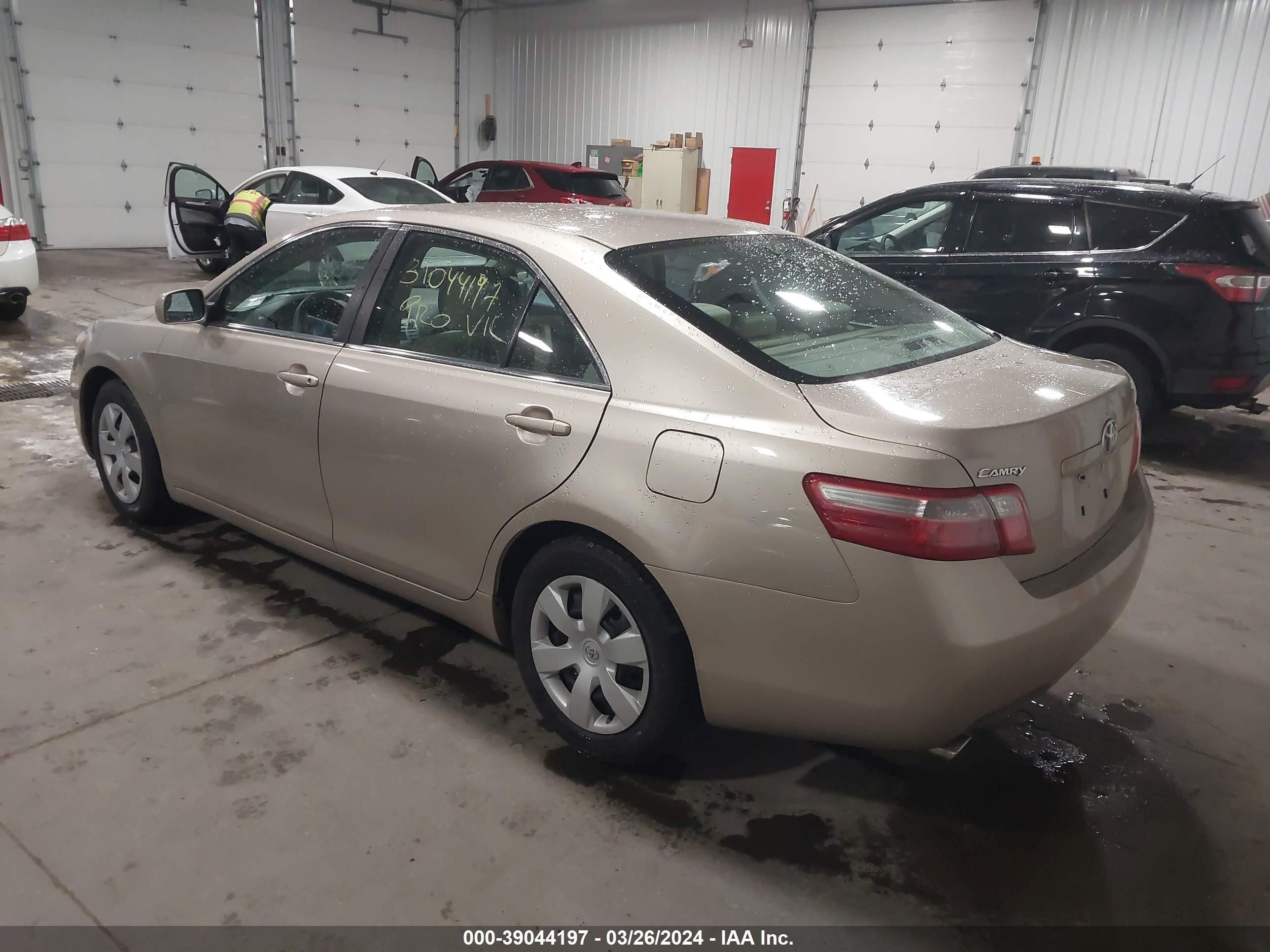 Photo 2 VIN: 4T1BK46K37U046410 - TOYOTA CAMRY 