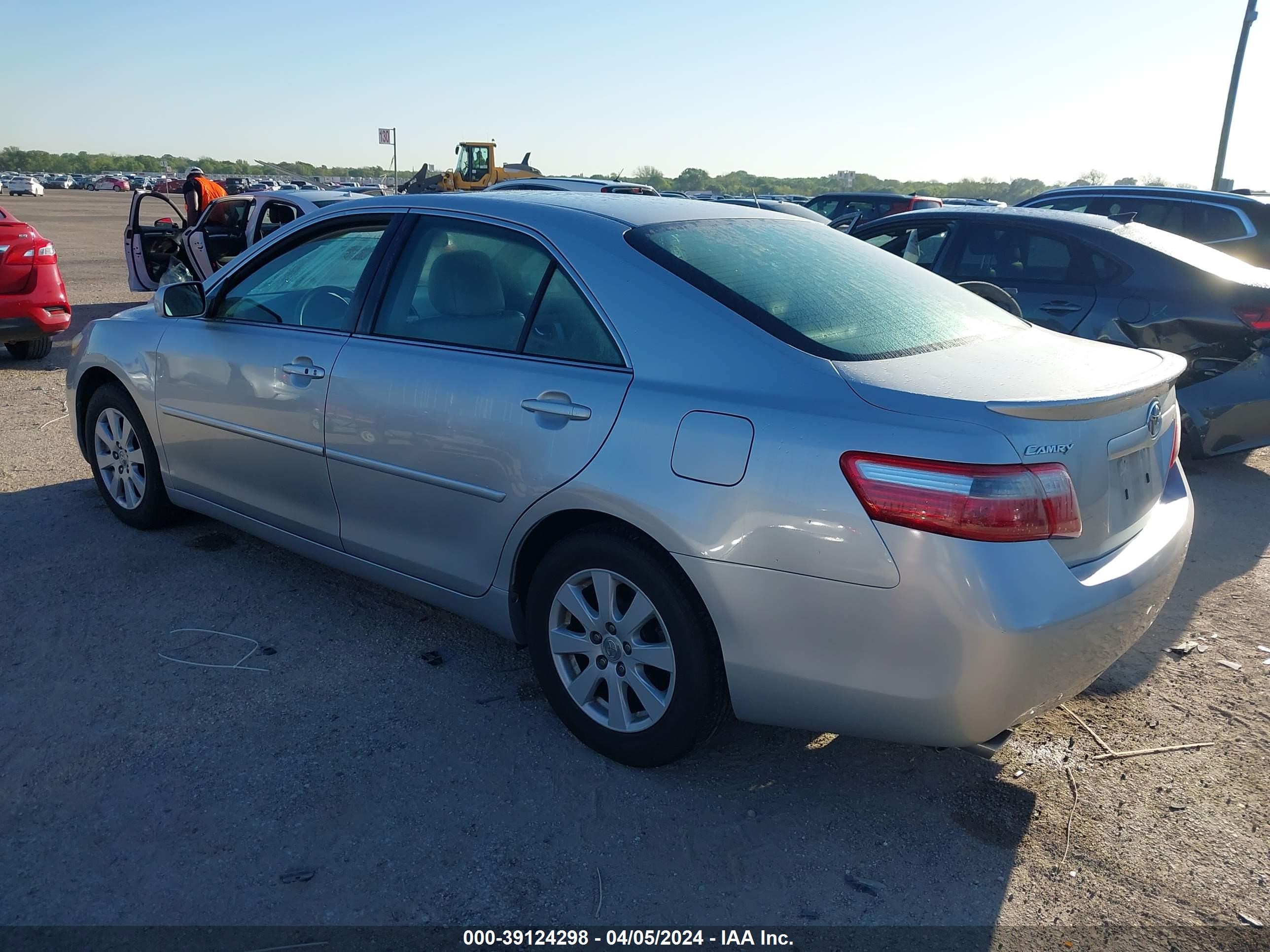 Photo 2 VIN: 4T1BK46K37U054538 - TOYOTA CAMRY 