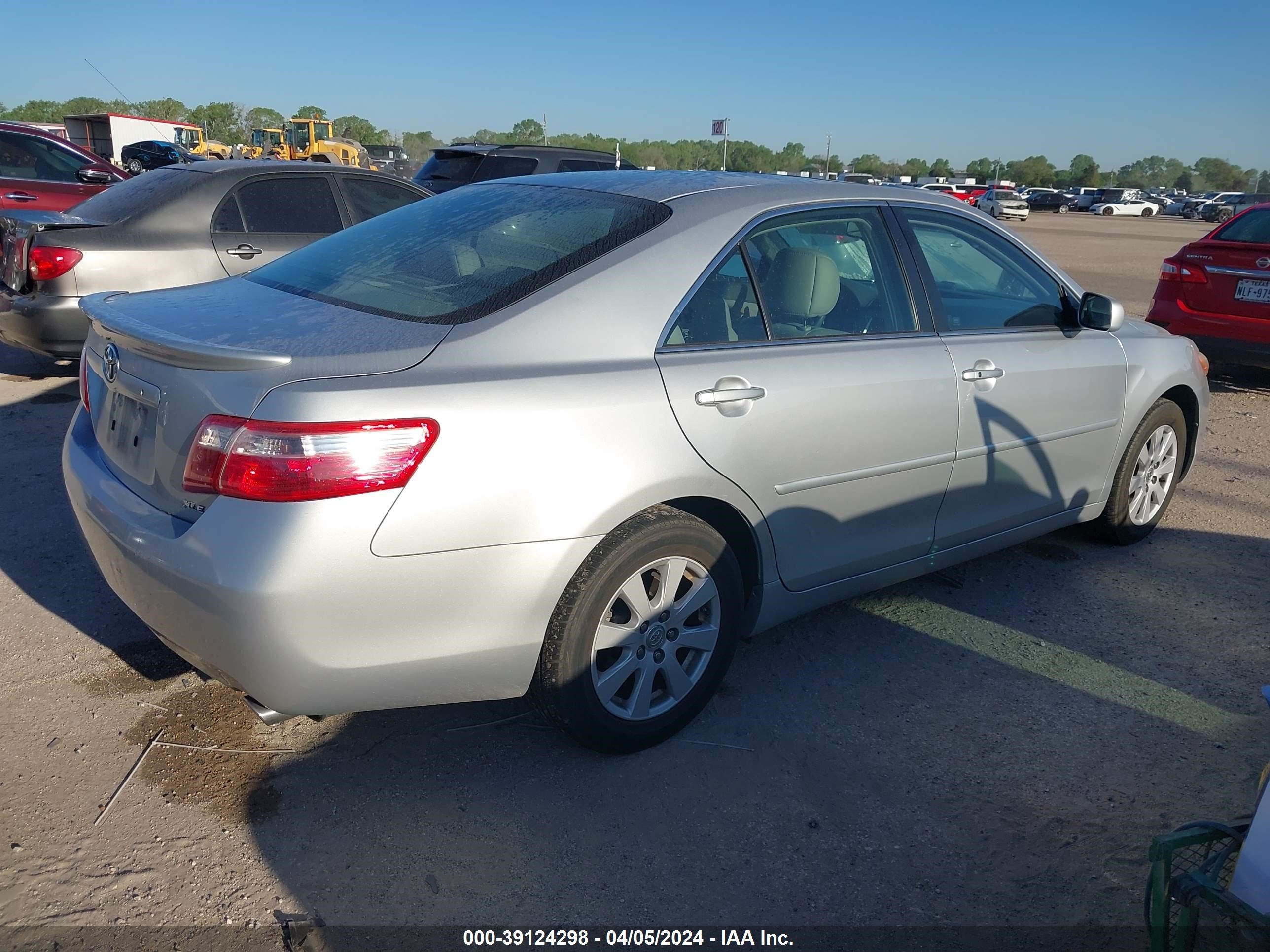 Photo 3 VIN: 4T1BK46K37U054538 - TOYOTA CAMRY 