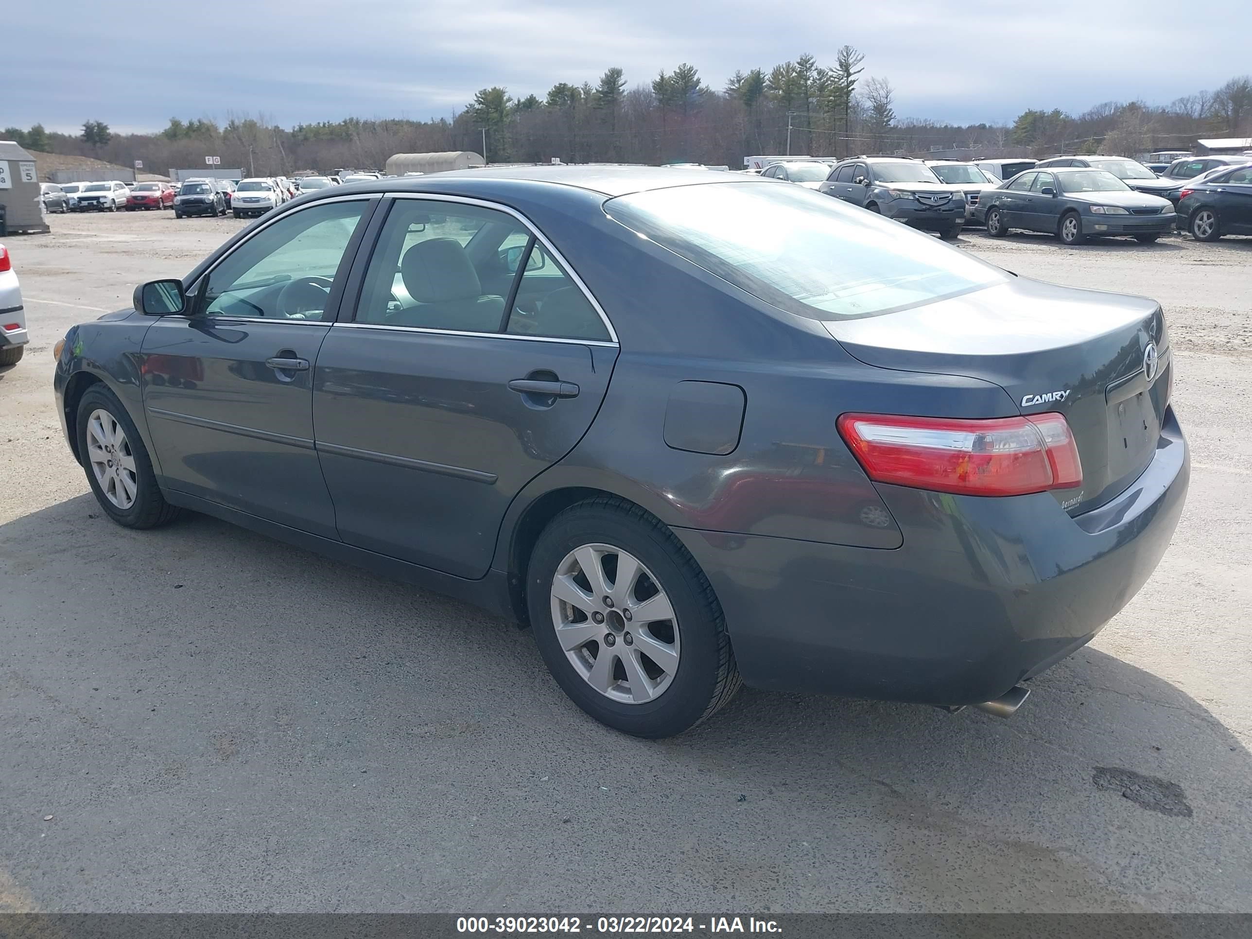 Photo 2 VIN: 4T1BK46K37U511767 - TOYOTA CAMRY 