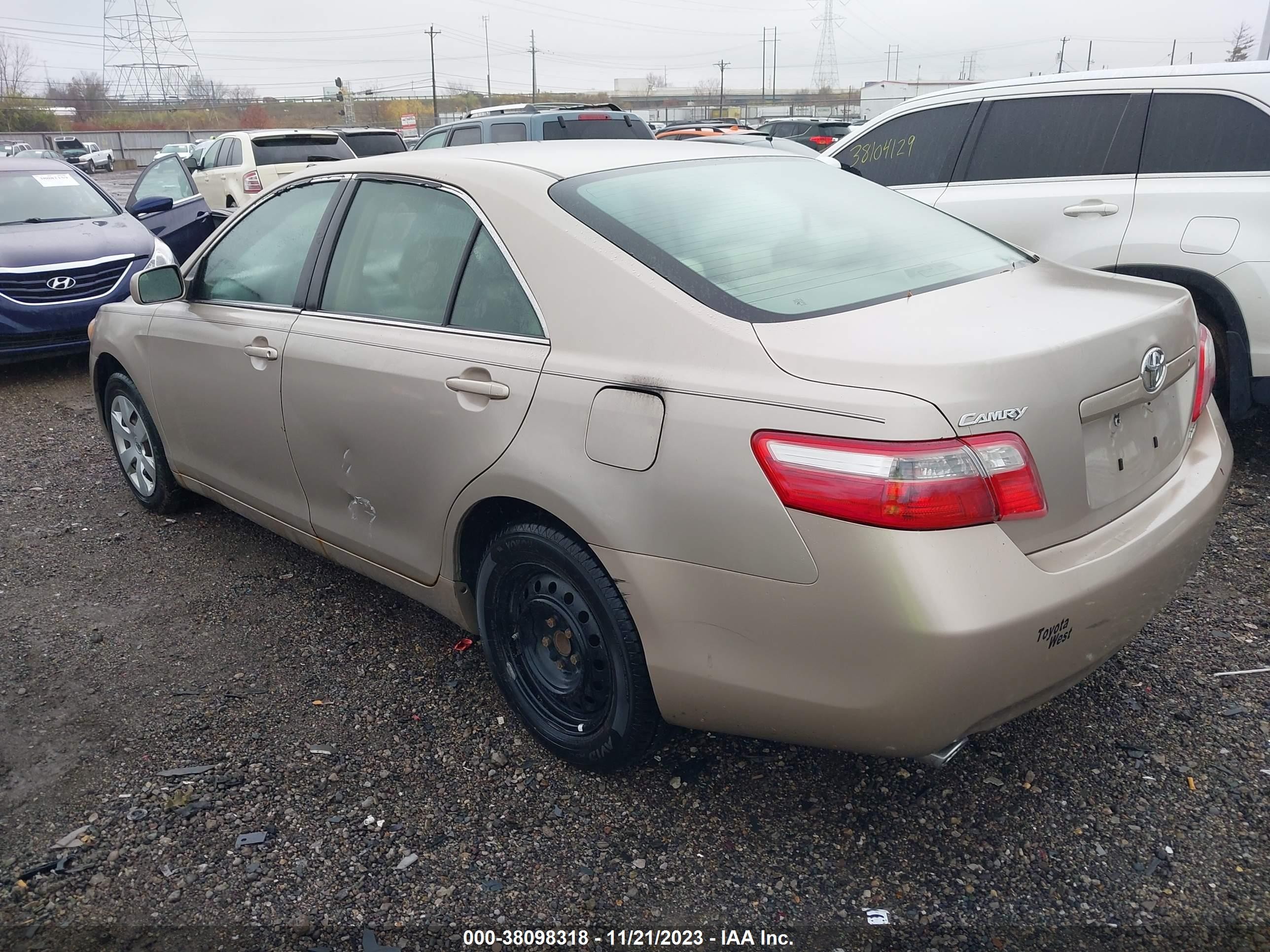 Photo 2 VIN: 4T1BK46K37U516953 - TOYOTA CAMRY 