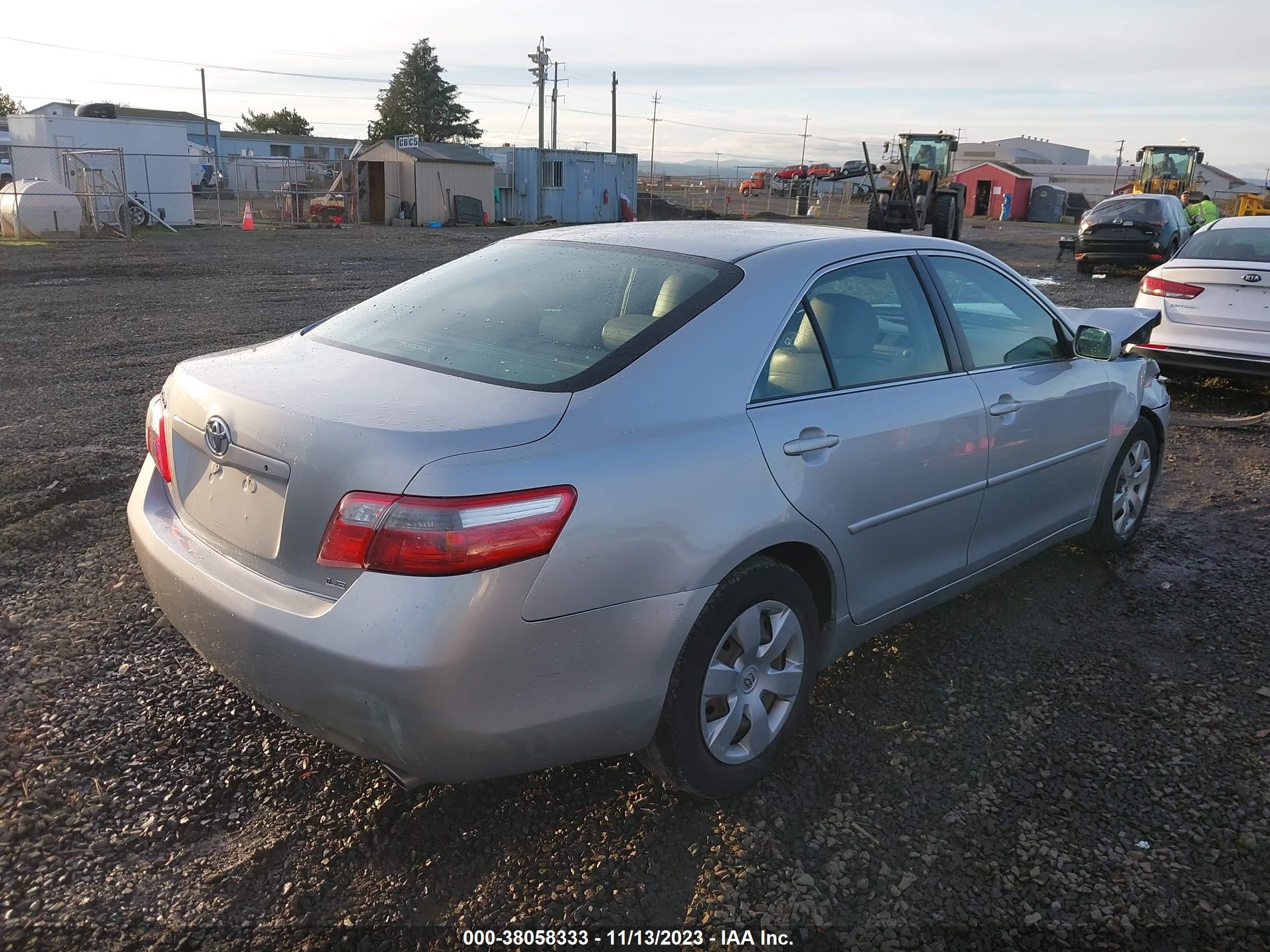 Photo 3 VIN: 4T1BK46K37U534319 - TOYOTA CAMRY 